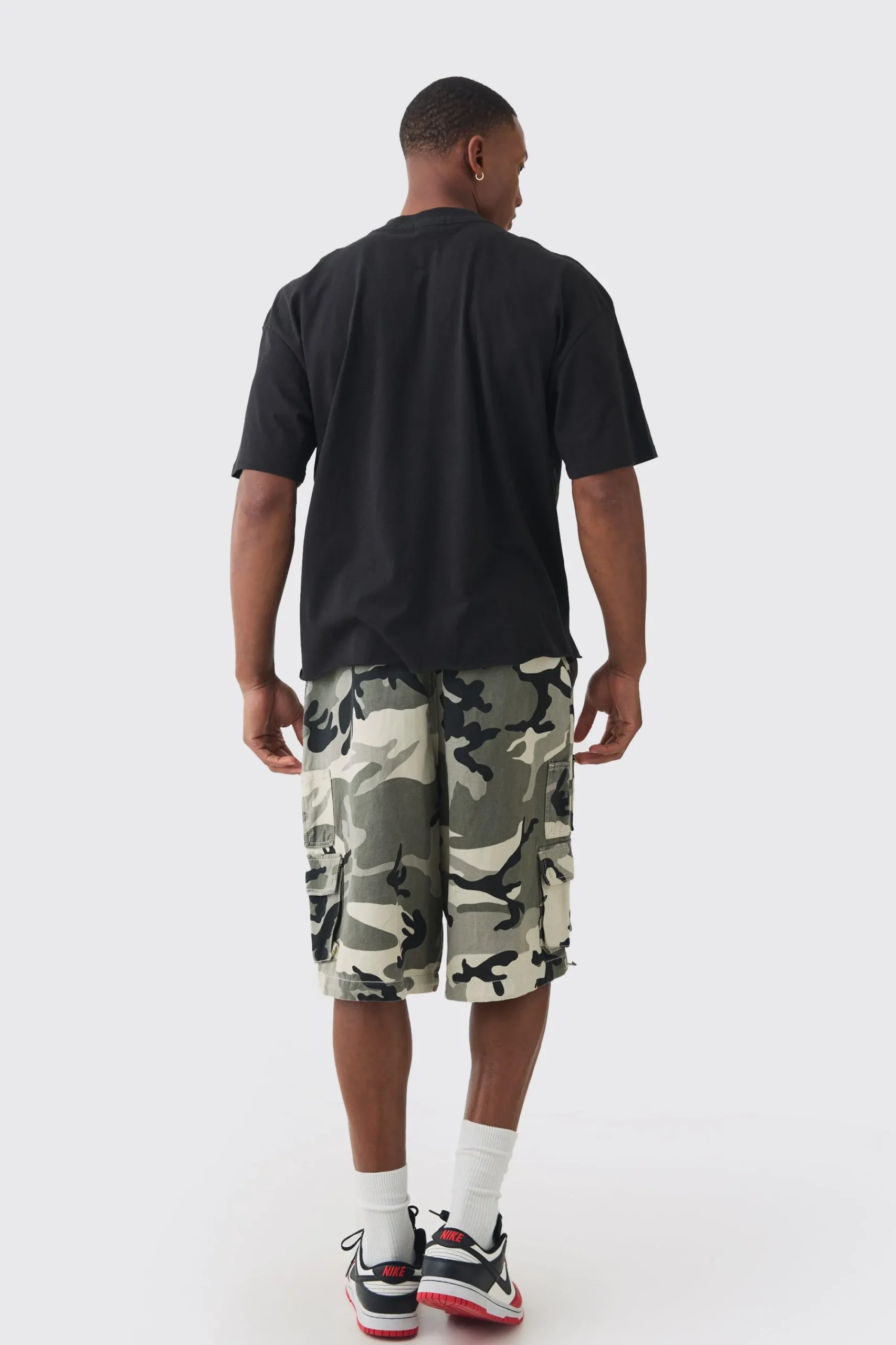 Boxy Extended Neck Raw Hem Large Official Mask Print T-shirt | UK^boohooMAN Outlet