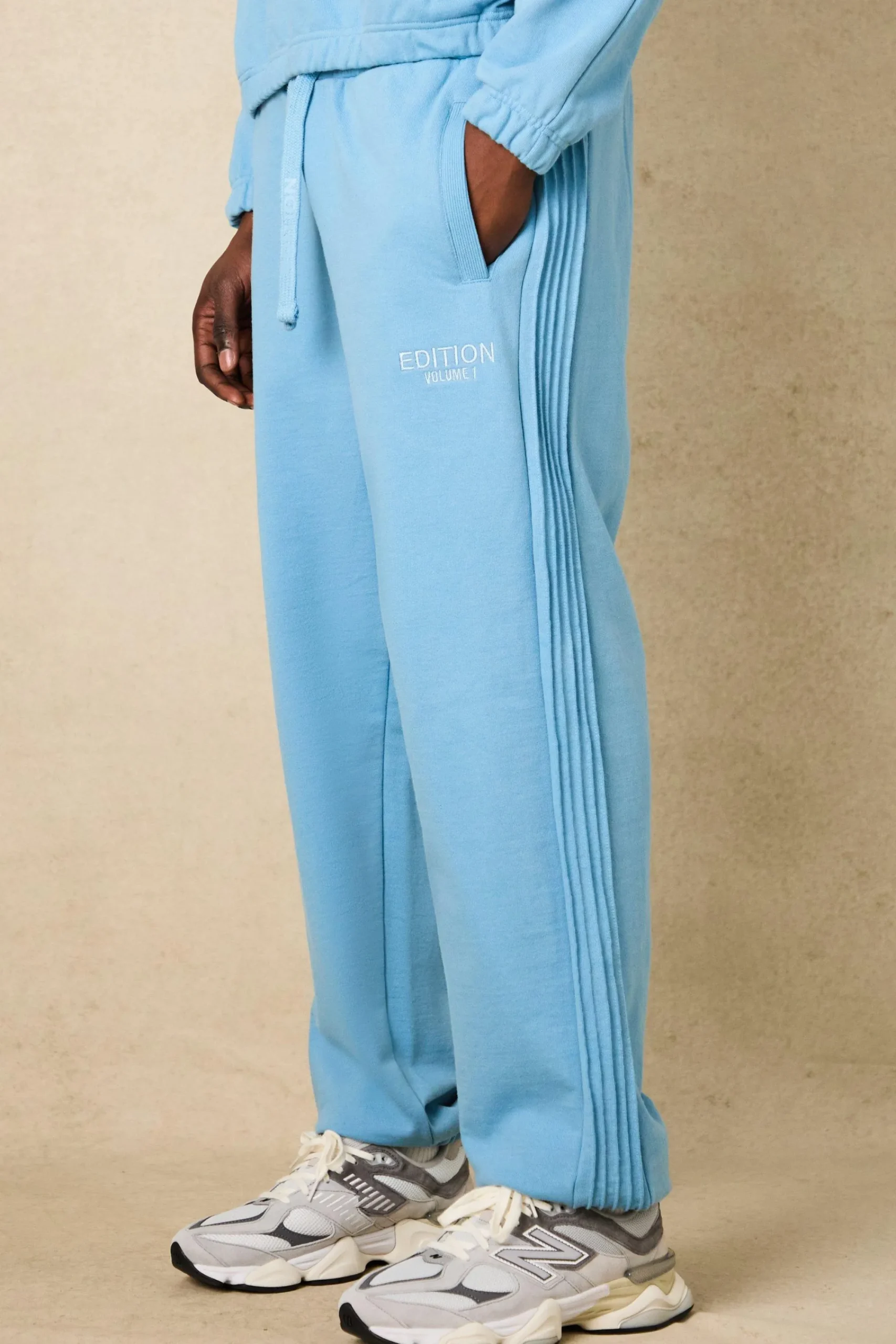 boohooMAN EDITION Oversized Pintuck Detail Heavyweight Jogger | UK| Joggers