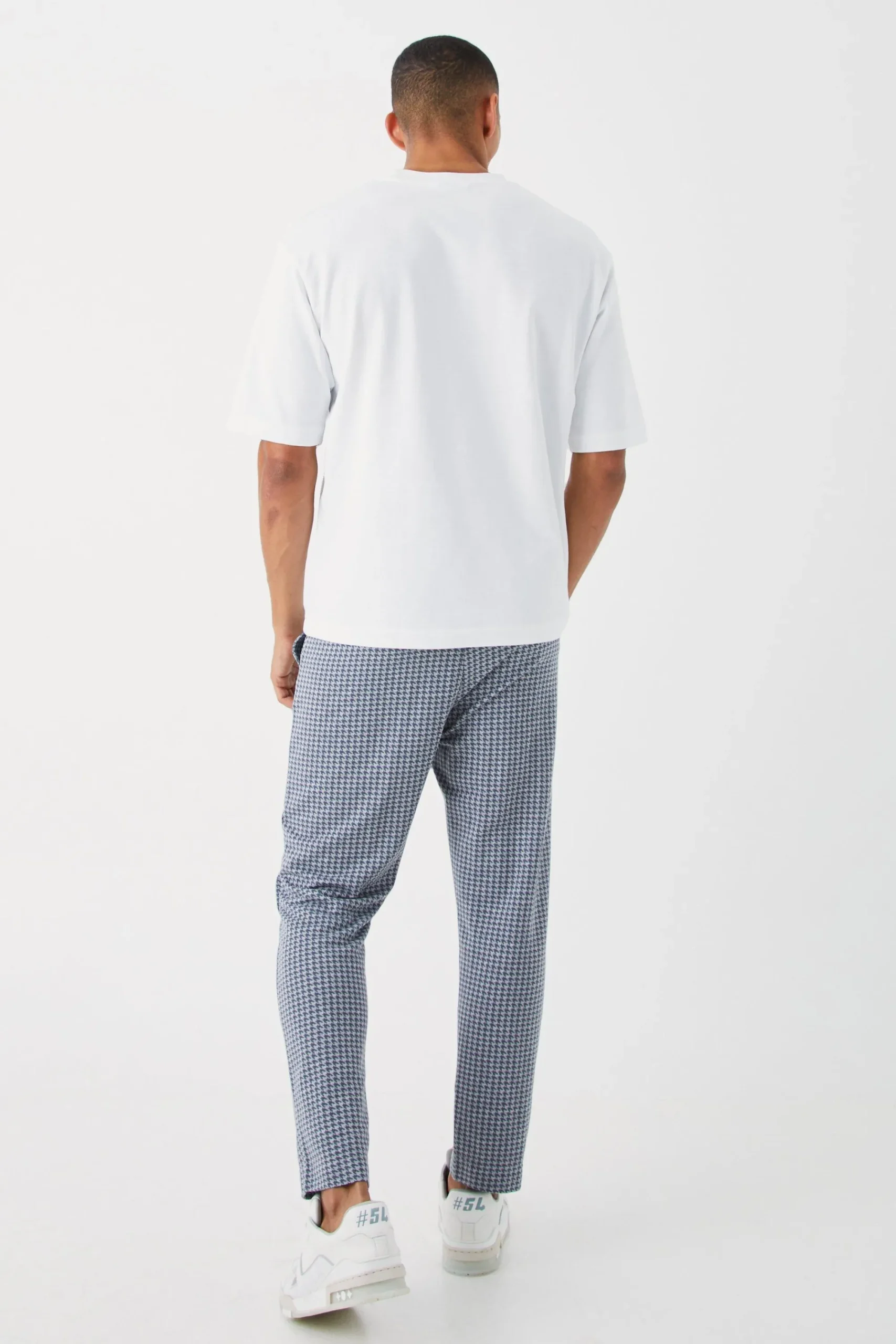 boohooMAN Elasticated Tapered Pintuck Dogstooth Trousers | UK| Trousers