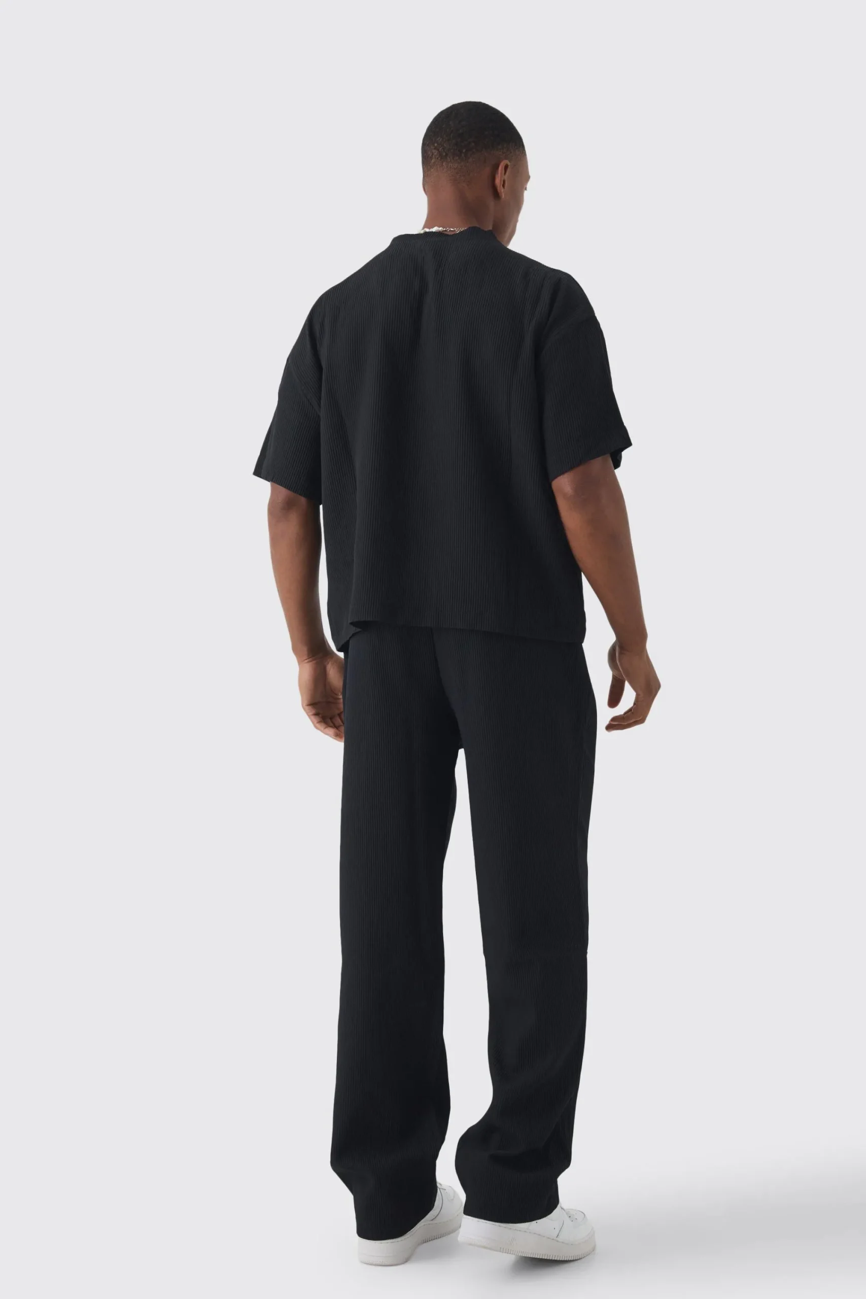 boohooMAN Elasticated Waist Relaxed Fit Pleated Trouser | UK| Trousers