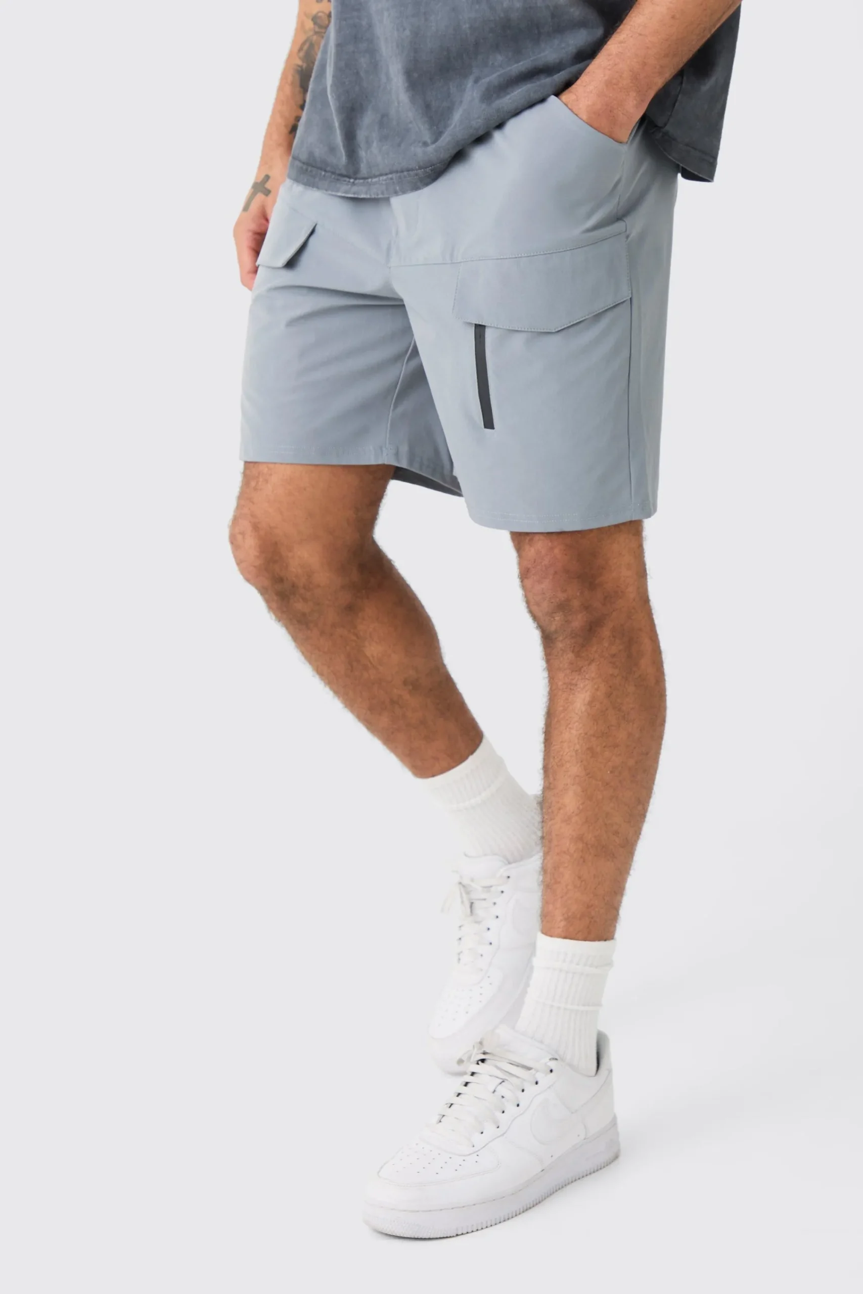 boohooMAN Elasticated Waist Relaxed Technical Stretch Cargo With Zip | UK| Shorts