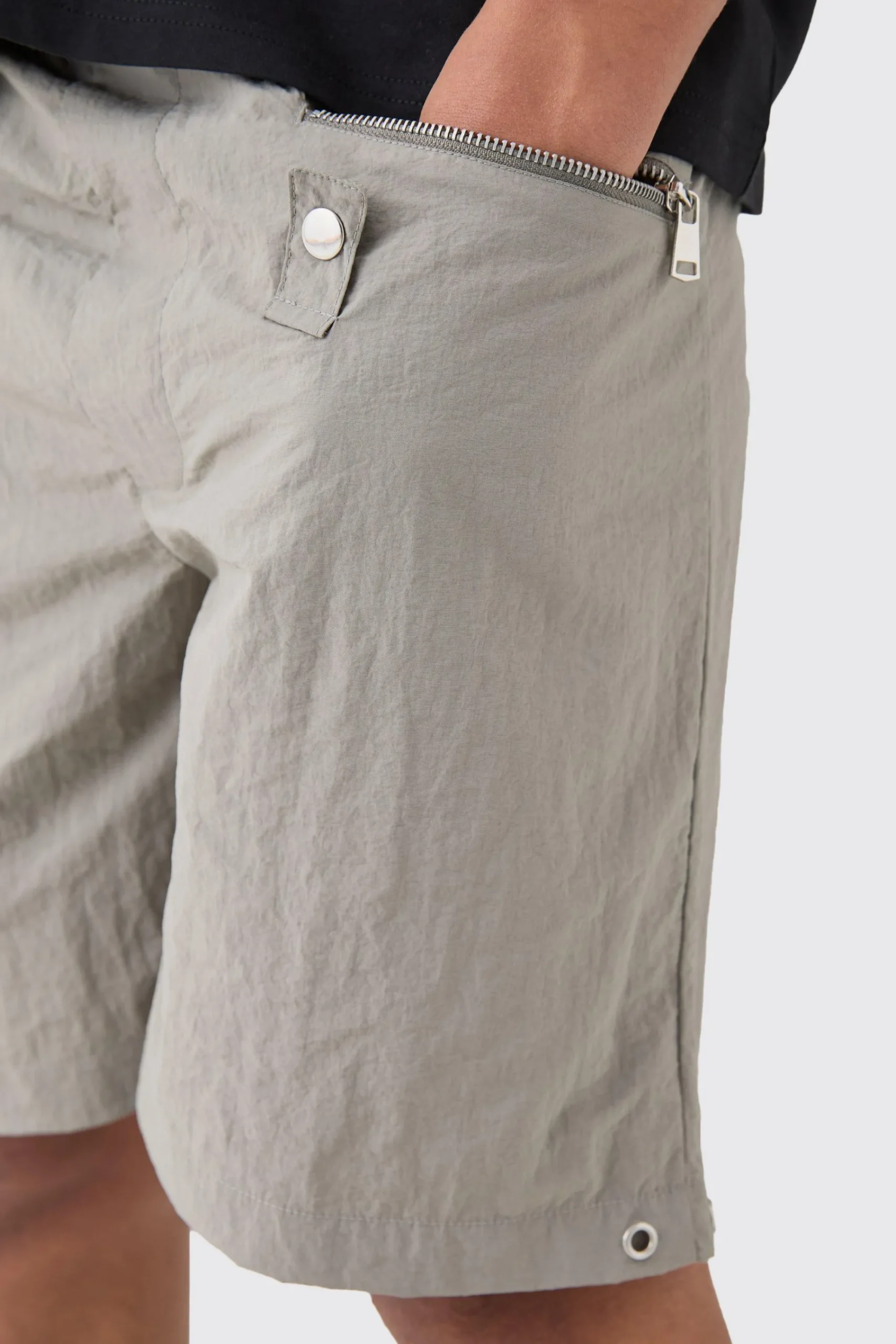 boohooMAN Elasticated Waist Zip Detail Relaxed Shell Short | UK| Shorts
