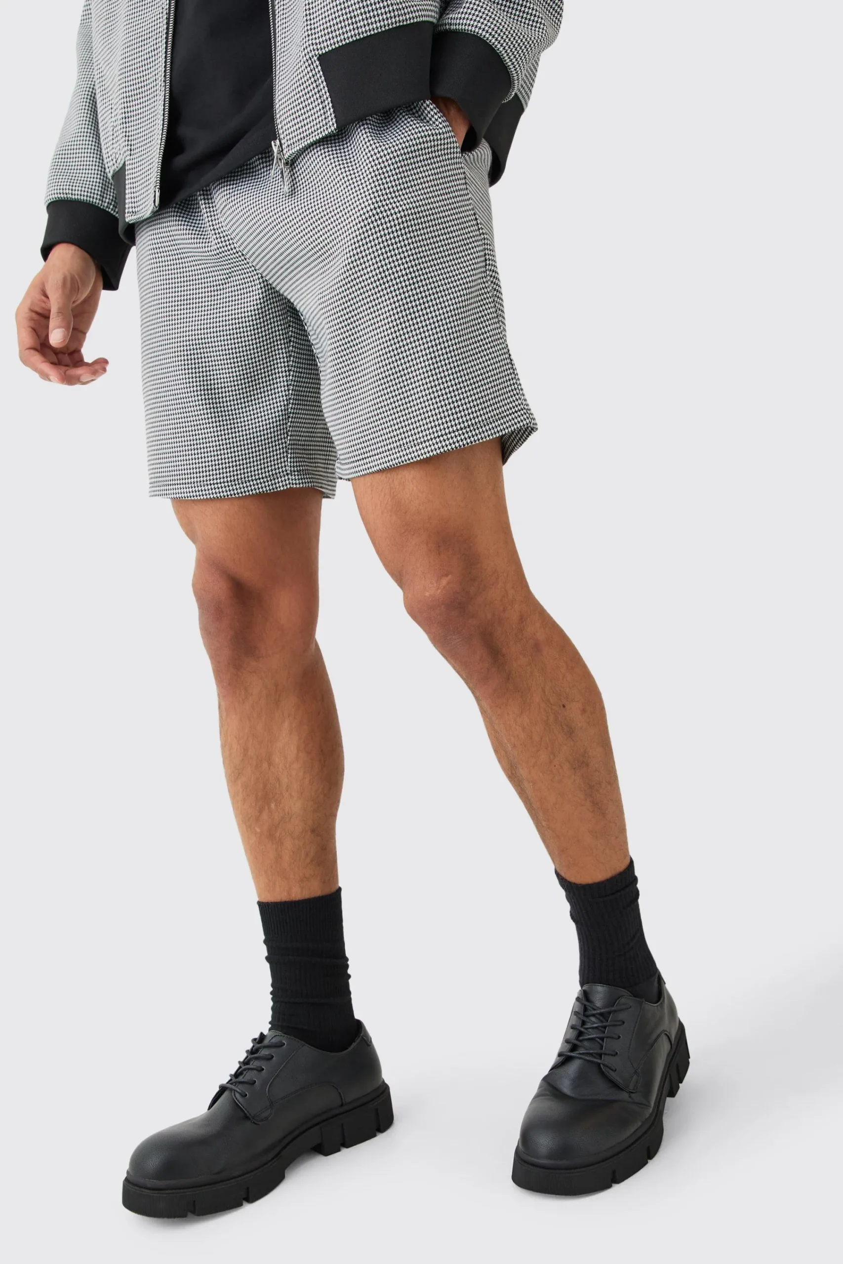 boohooMAN Houndstooth Checked Elasticated Waist Shorts | UK| Shorts