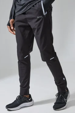 boohooMAN Man Active Knee Vent Running Tapered Jogger | UK| Joggers