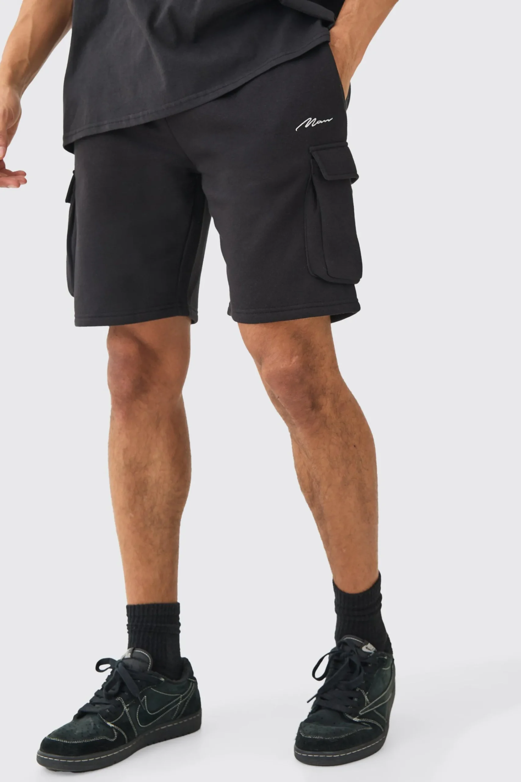 boohooMAN Man Signature Loose Fit Mid Length Cargo Short | UK| Shorts