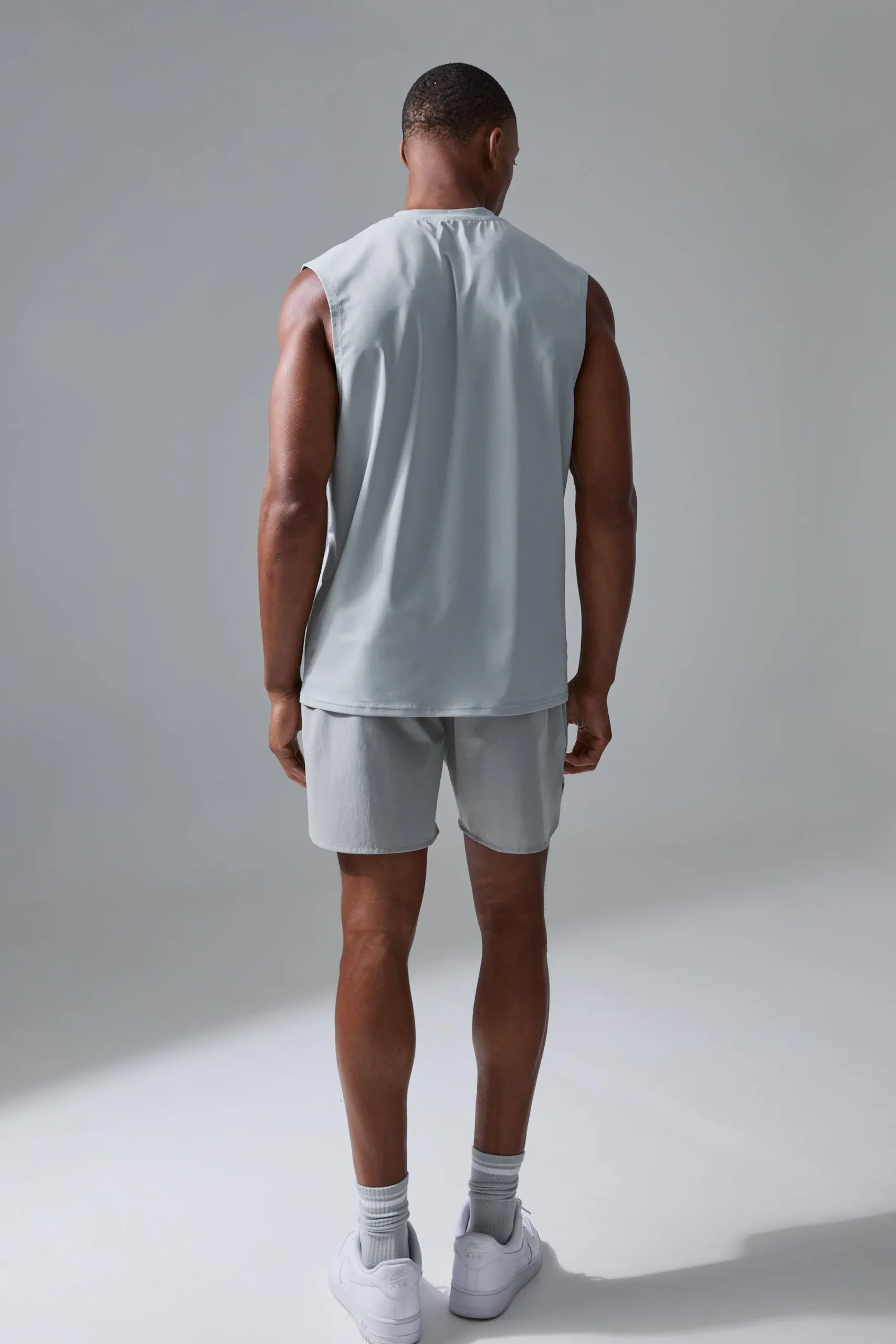 Man Sport V Neck Performance Reg Fit Tank | UK^boohooMAN Online