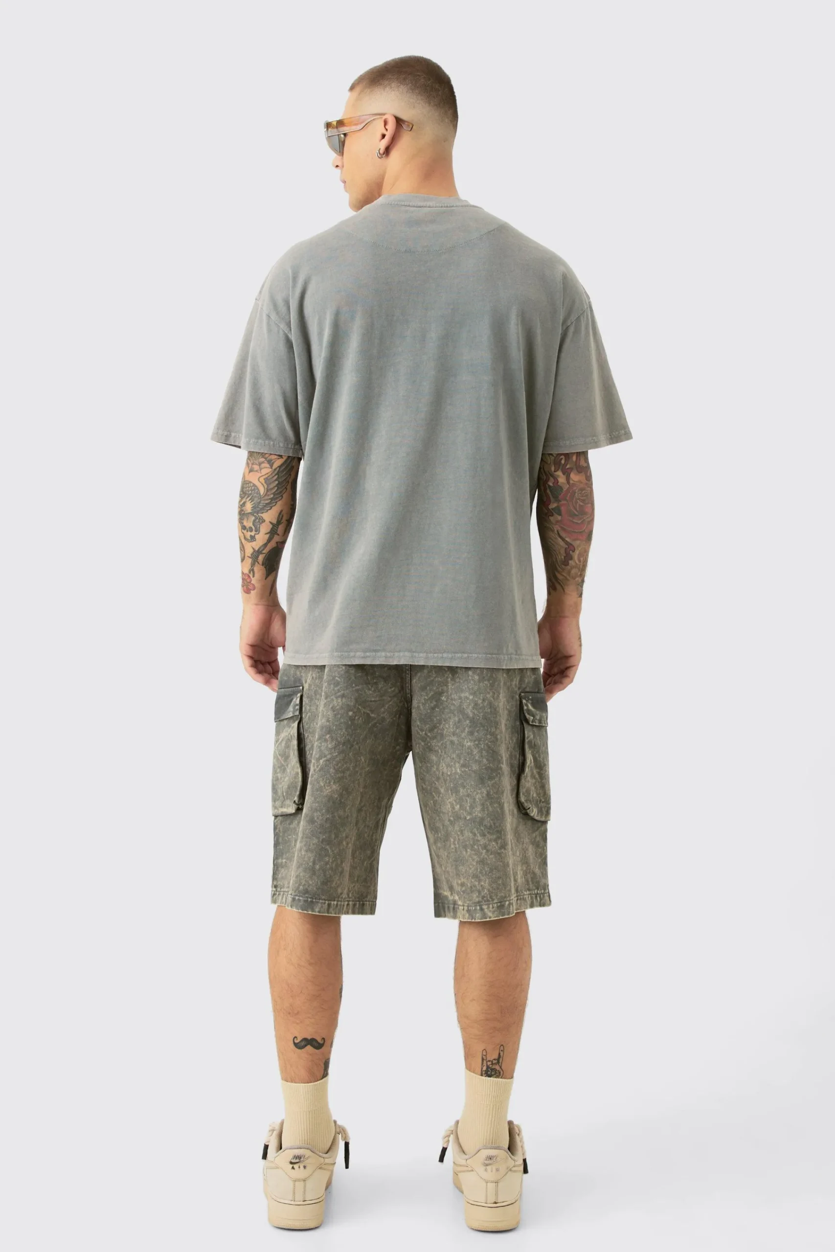 Oversized Acid Wash Man Embroidered Distressed T-shirt | UK^boohooMAN Online