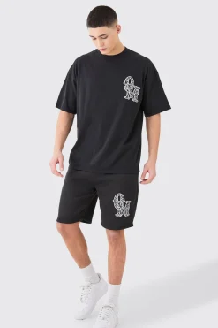 boohooMAN Oversized Applique T-shirt & Short Set | UK| Sets & Co-Ords|Tracksuits
