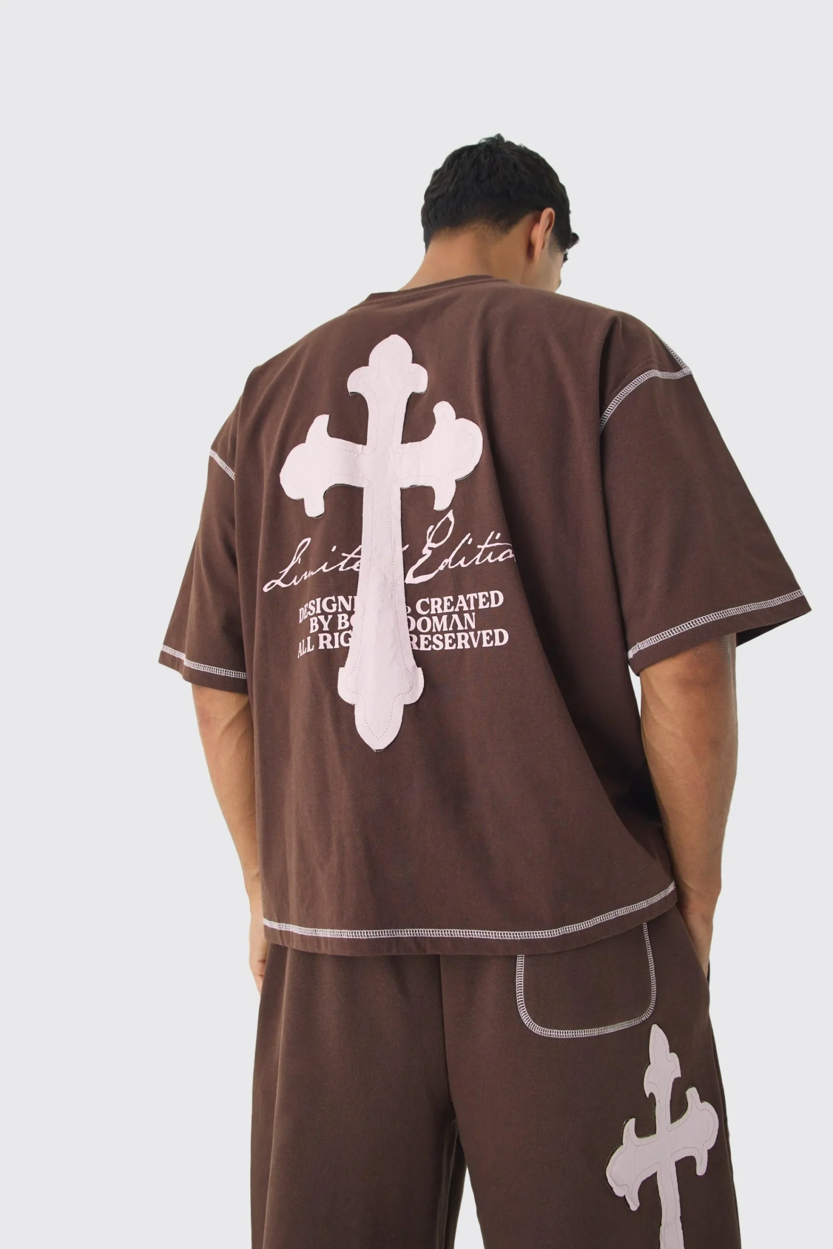 Oversized Boxy Cross Applique Contrast Stitch Heavyweight T-Shirt | UK^boohooMAN