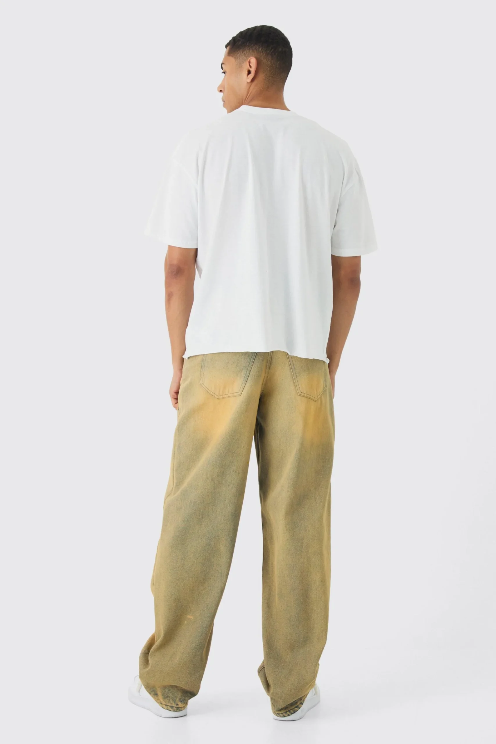 Oversized Boxy Worldwide Magazine Graphic T-Shirt | UK^boohooMAN Outlet