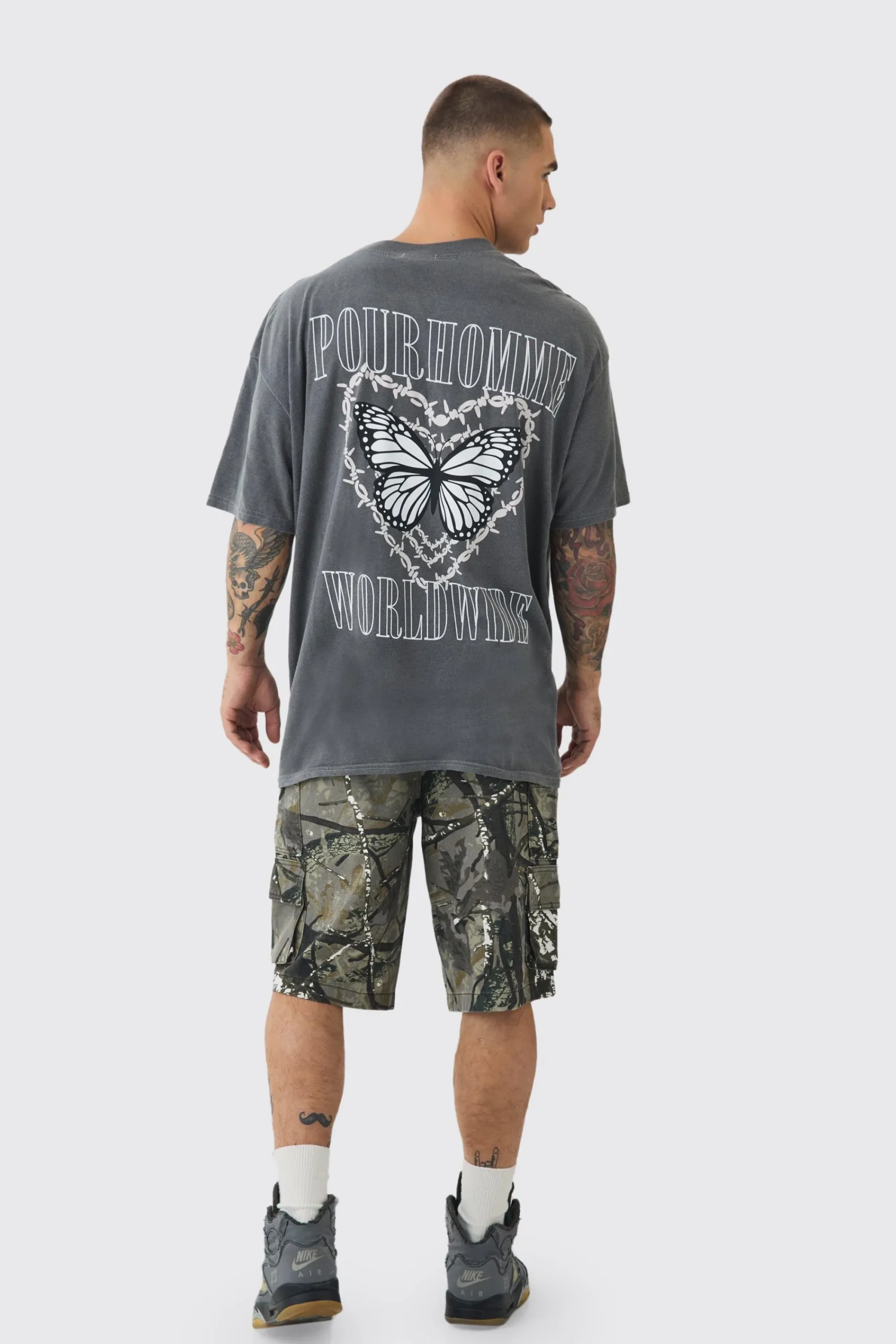 Oversized Extended Neck Butterfly Heart T-shirt | UK^boohooMAN Outlet