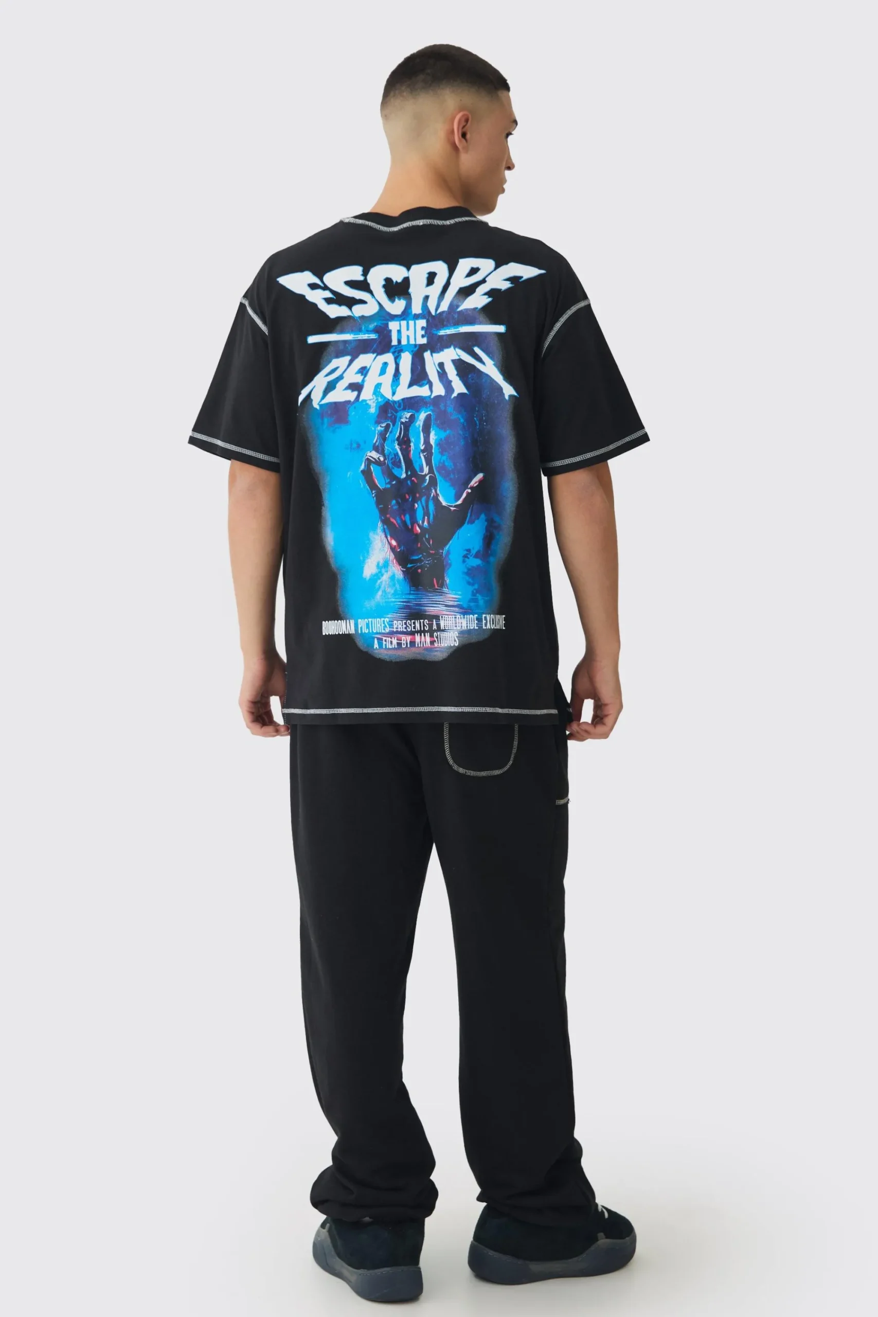 Oversized Extended Neck Contrast Stitch Graphic Print T-Shirt | UK^boohooMAN