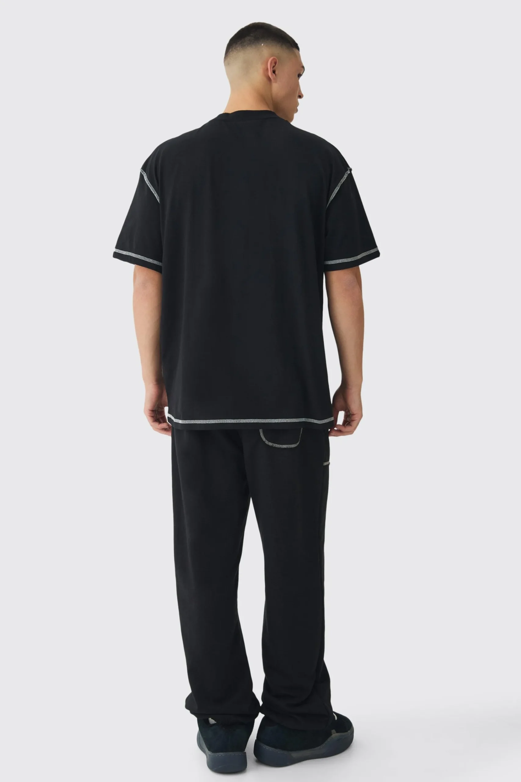 Oversized Extended Neck Contrast Stitch Graphic T-Shirt | UK^boohooMAN New