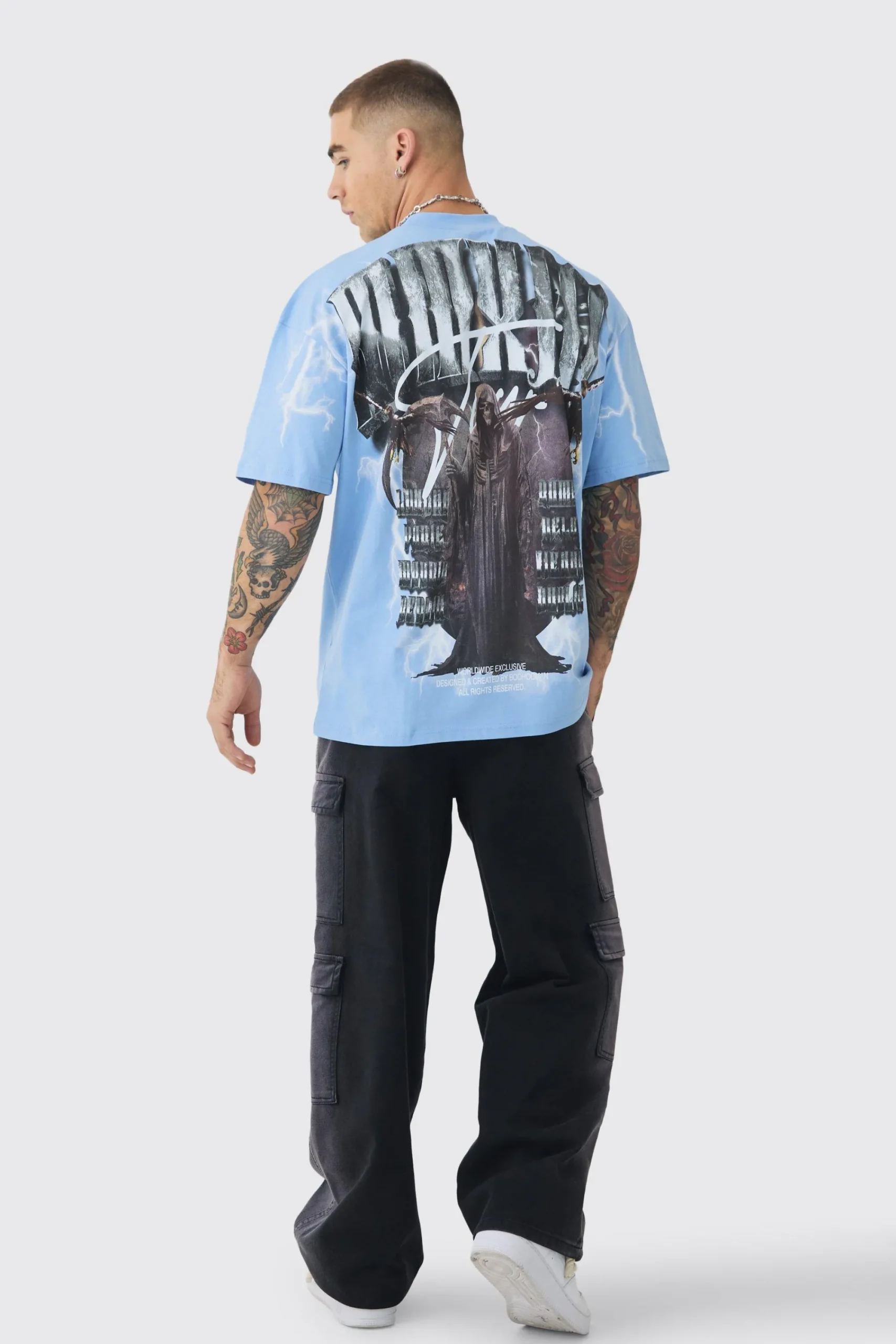 Oversized Extended Neck Extreme Over Seams Gothic Graphic T-shirt | UK^boohooMAN