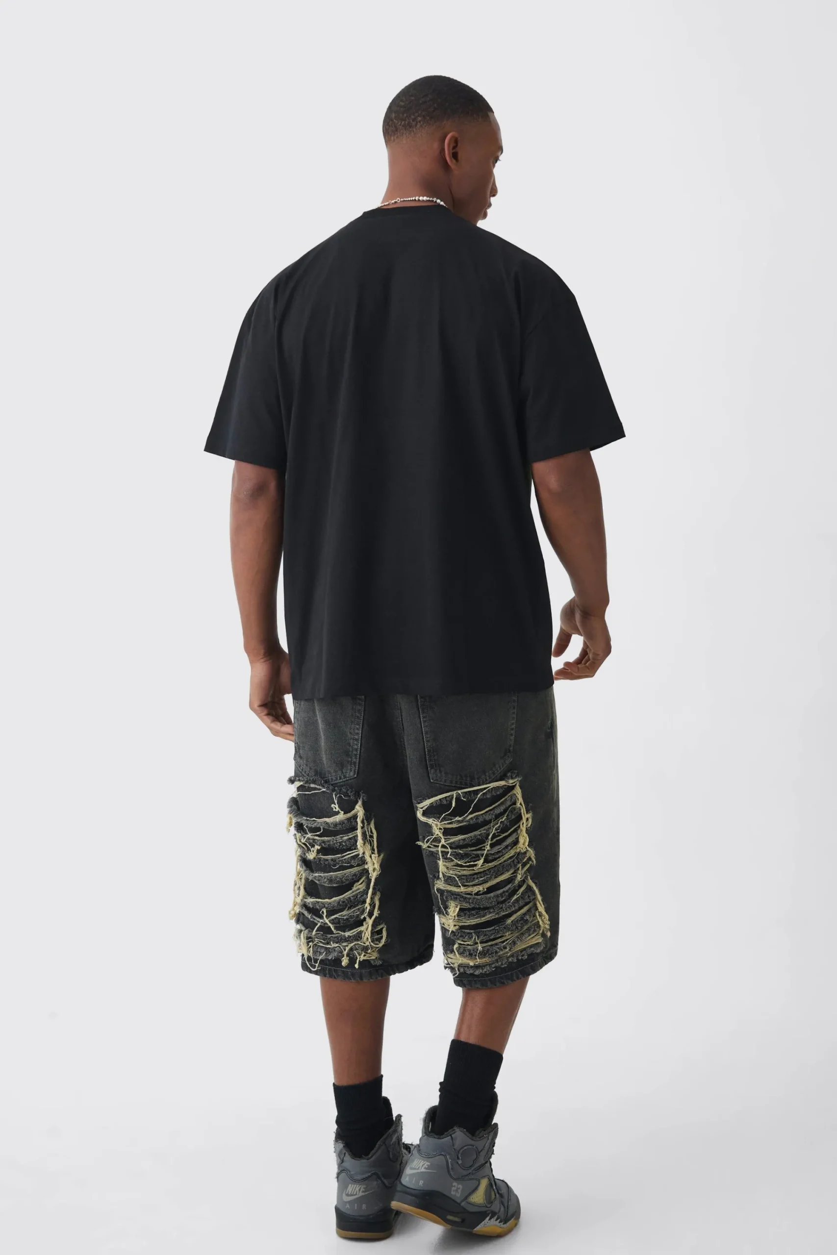 Oversized Extended Neck Extreme Skull Graphic T-shirt | UK^boohooMAN Online