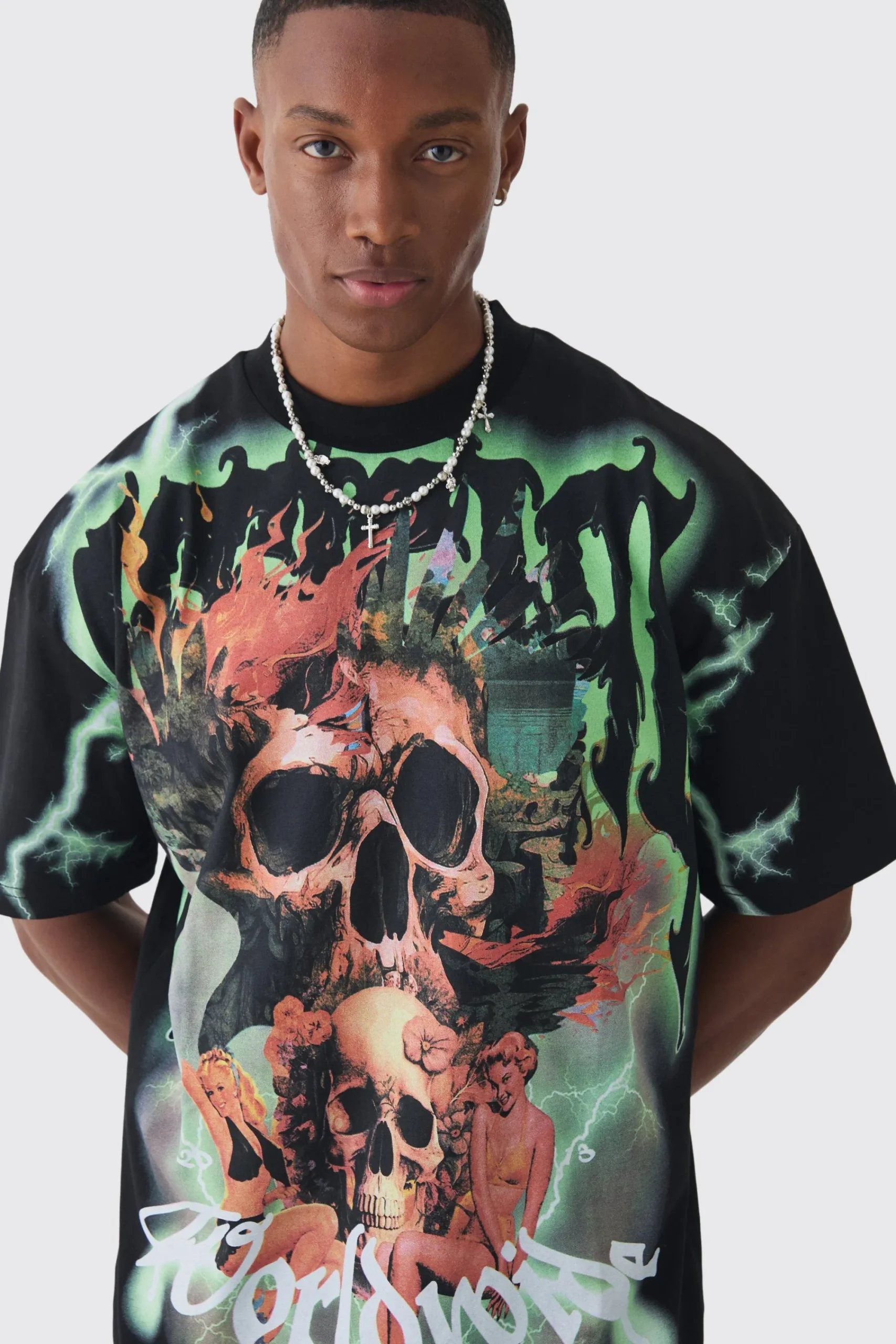 Oversized Extended Neck Extreme Skull Graphic T-shirt | UK^boohooMAN Online