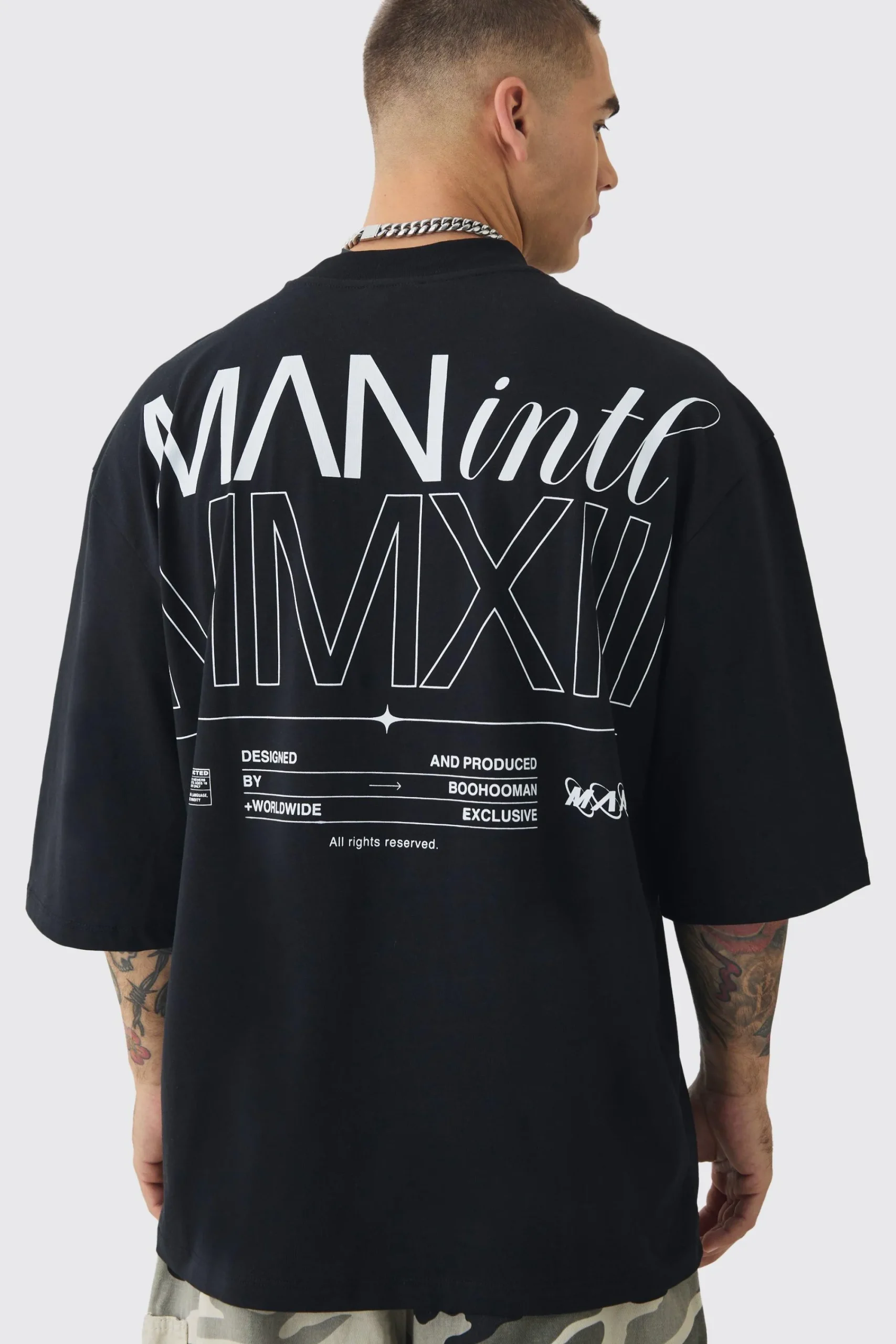 Oversized Extended Neck Graphic T-shirt | UK^boohooMAN Outlet
