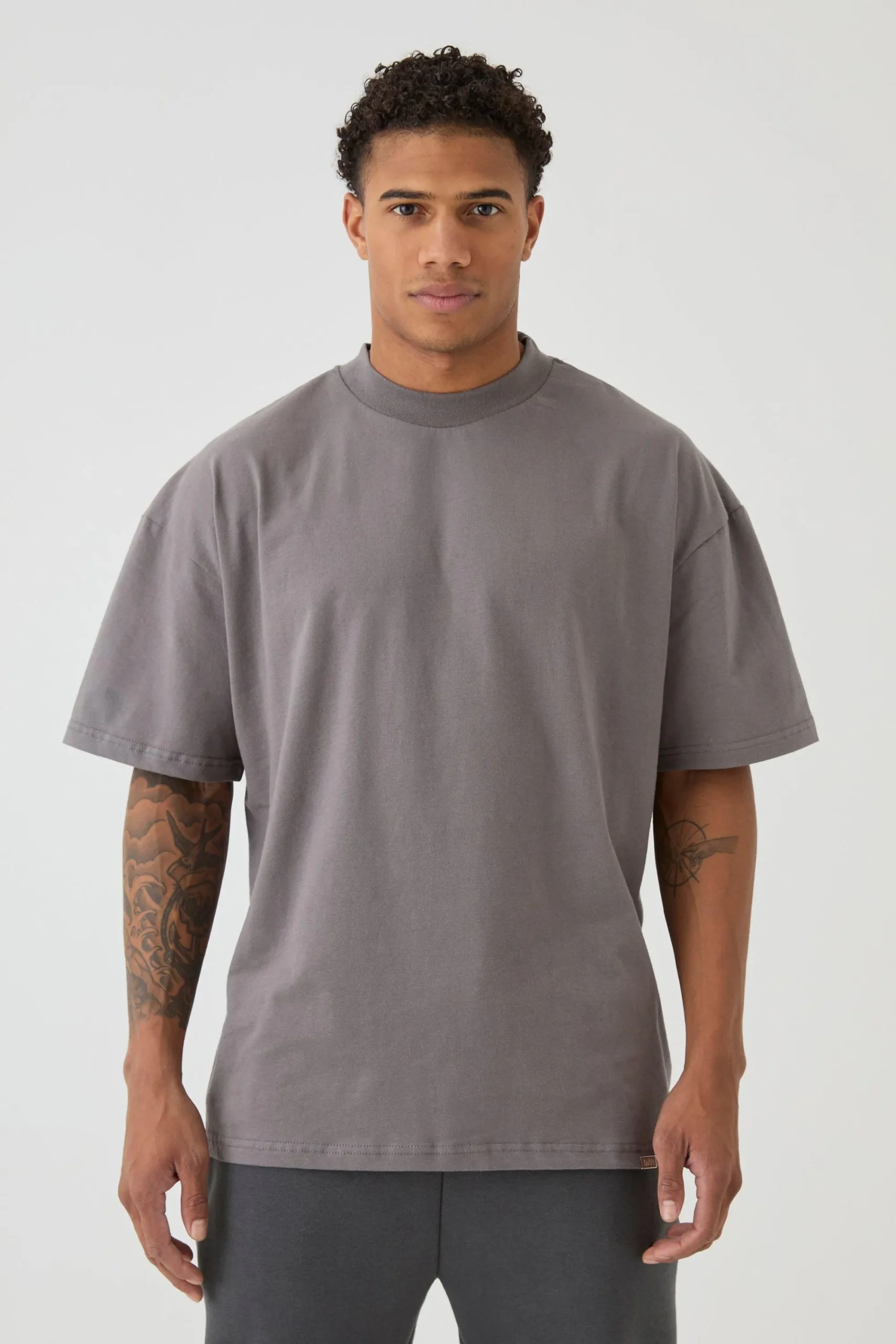 Oversized Extended Neck Heavyweight T-shirt | UK^boohooMAN Online