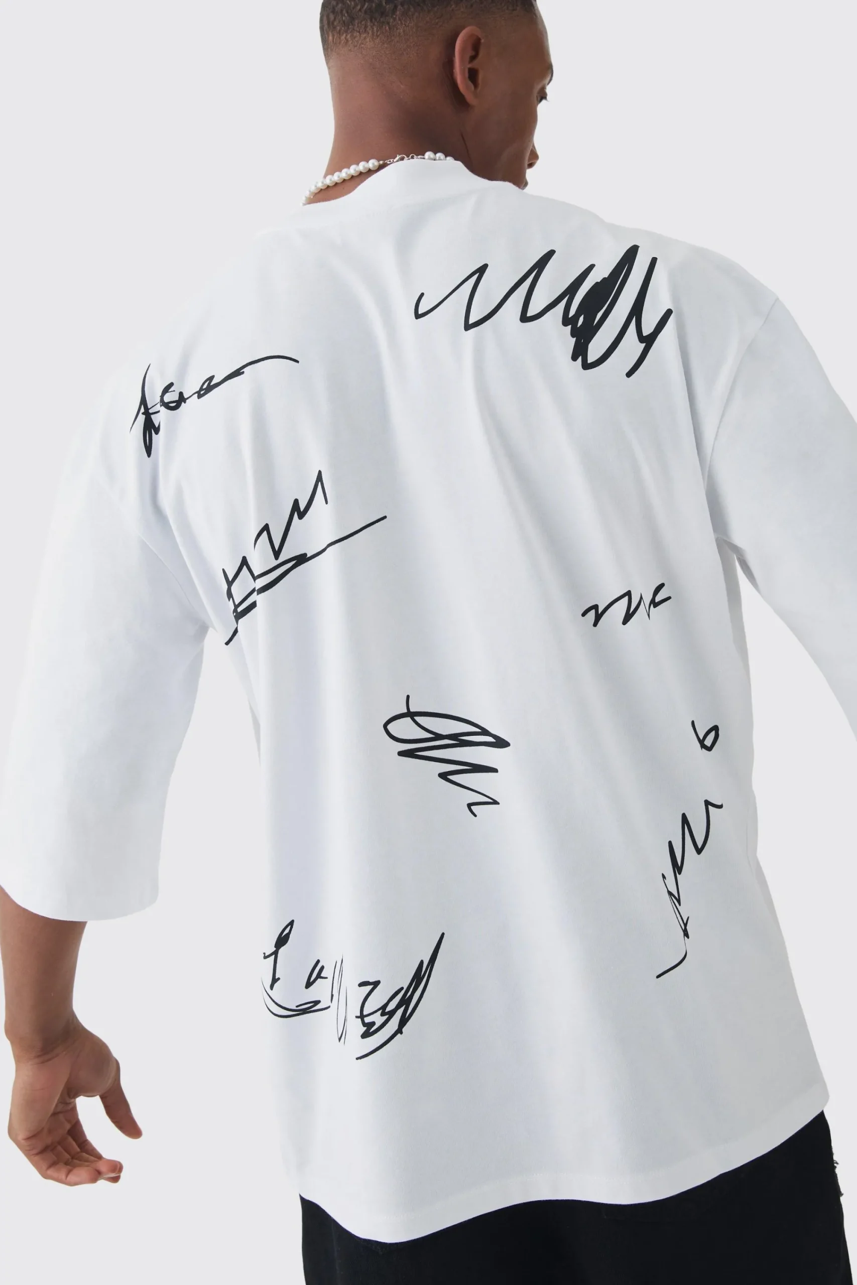 Oversized Extended Neck Heavyweight Interlock Doodle T-shirt | UK^boohooMAN Outlet