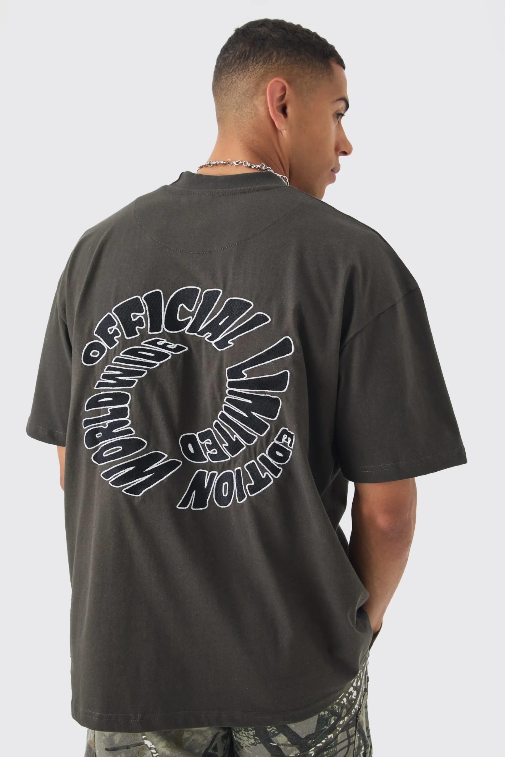 Oversized Extended Neck Heavyweight Back Embroidered T-shirt | UK^boohooMAN