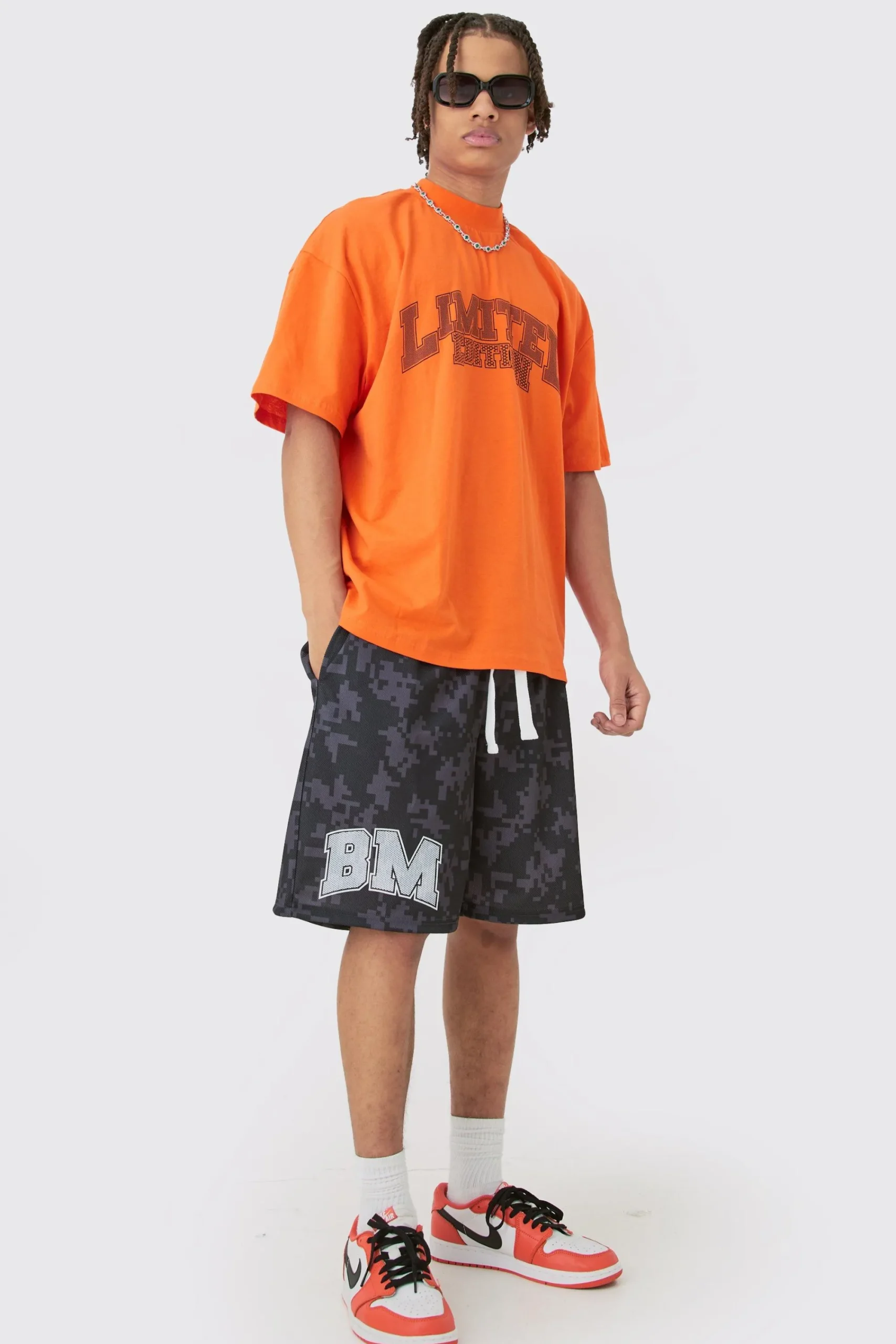 boohooMAN Oversized Extended Neck Limited Edition T-shirt & Basketball Set | UK| Tracksuits