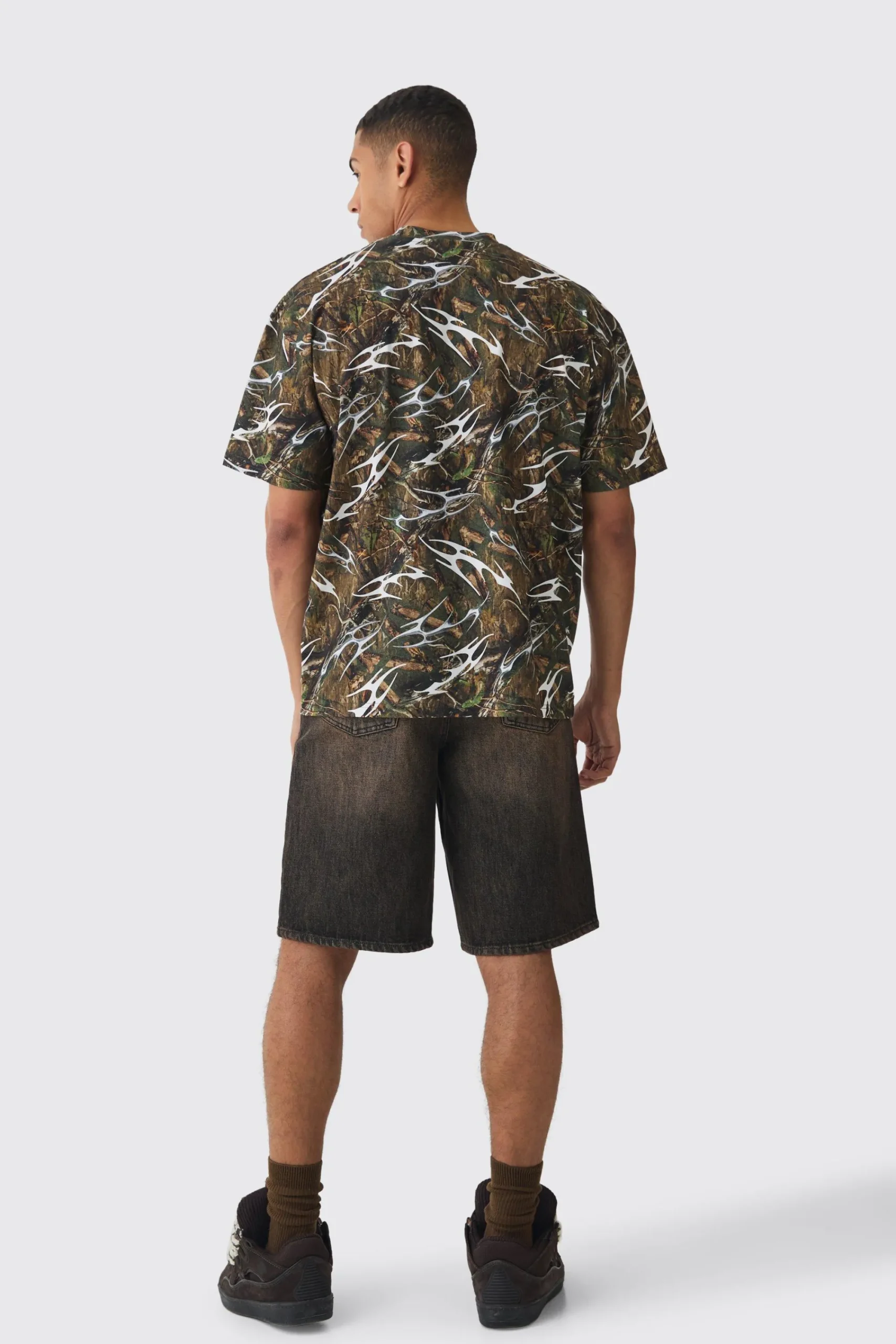 Oversized Extended Neck Printed T-shirt | UK^boohooMAN Outlet