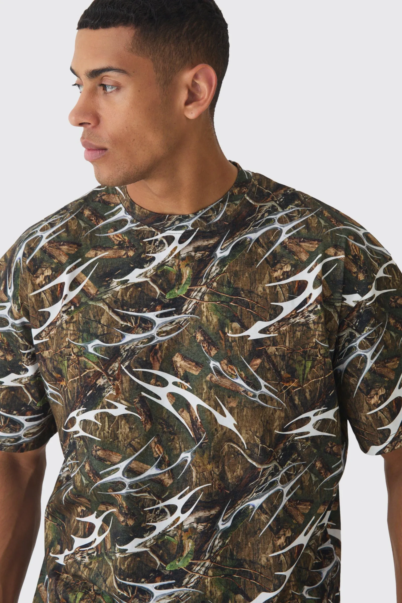 Oversized Extended Neck Printed T-shirt | UK^boohooMAN Outlet