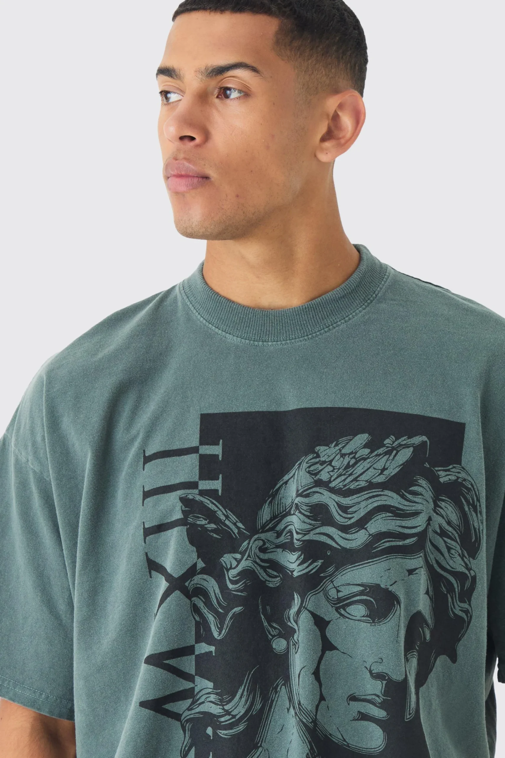 Oversized Extended Neck Renaissance T-shirt | UK^boohooMAN Outlet