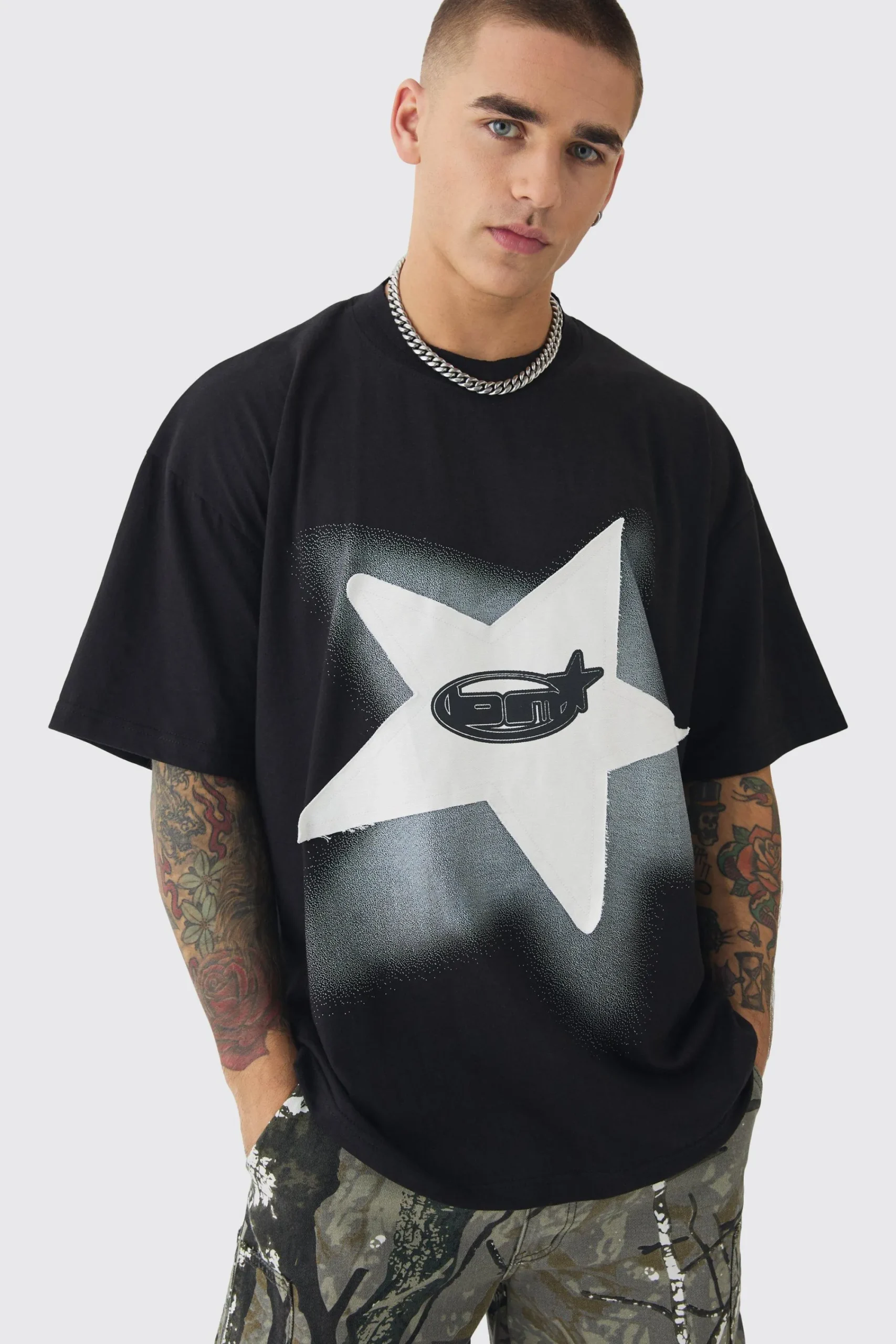 Oversized Extended Neck Star Applique Graphic T-shirt | UK^boohooMAN Outlet