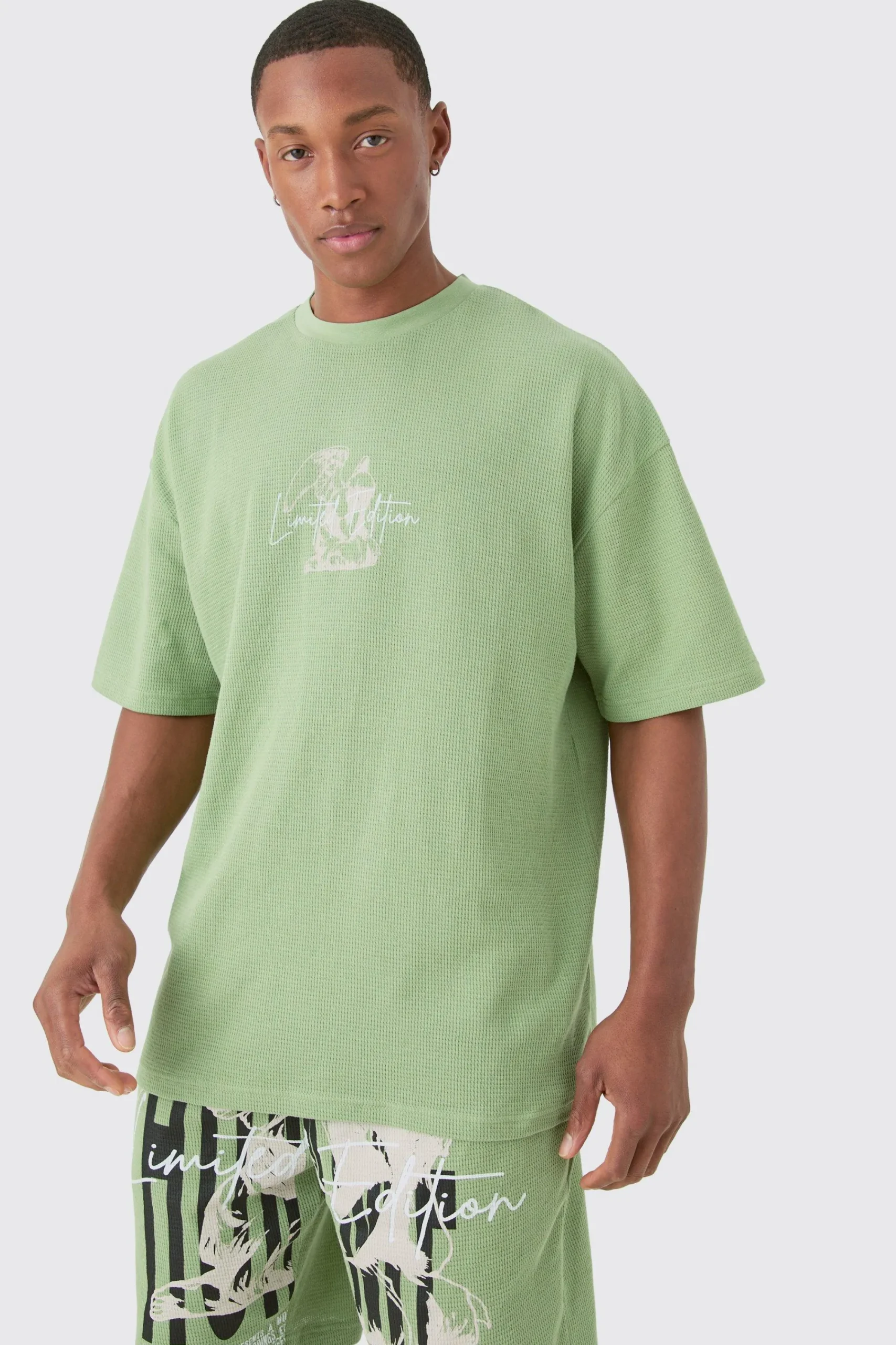 boohooMAN Oversized Gothic Waffle Large Printed T-shirt & Shorts Set | UK| Sets & Co-Ords|Tracksuits