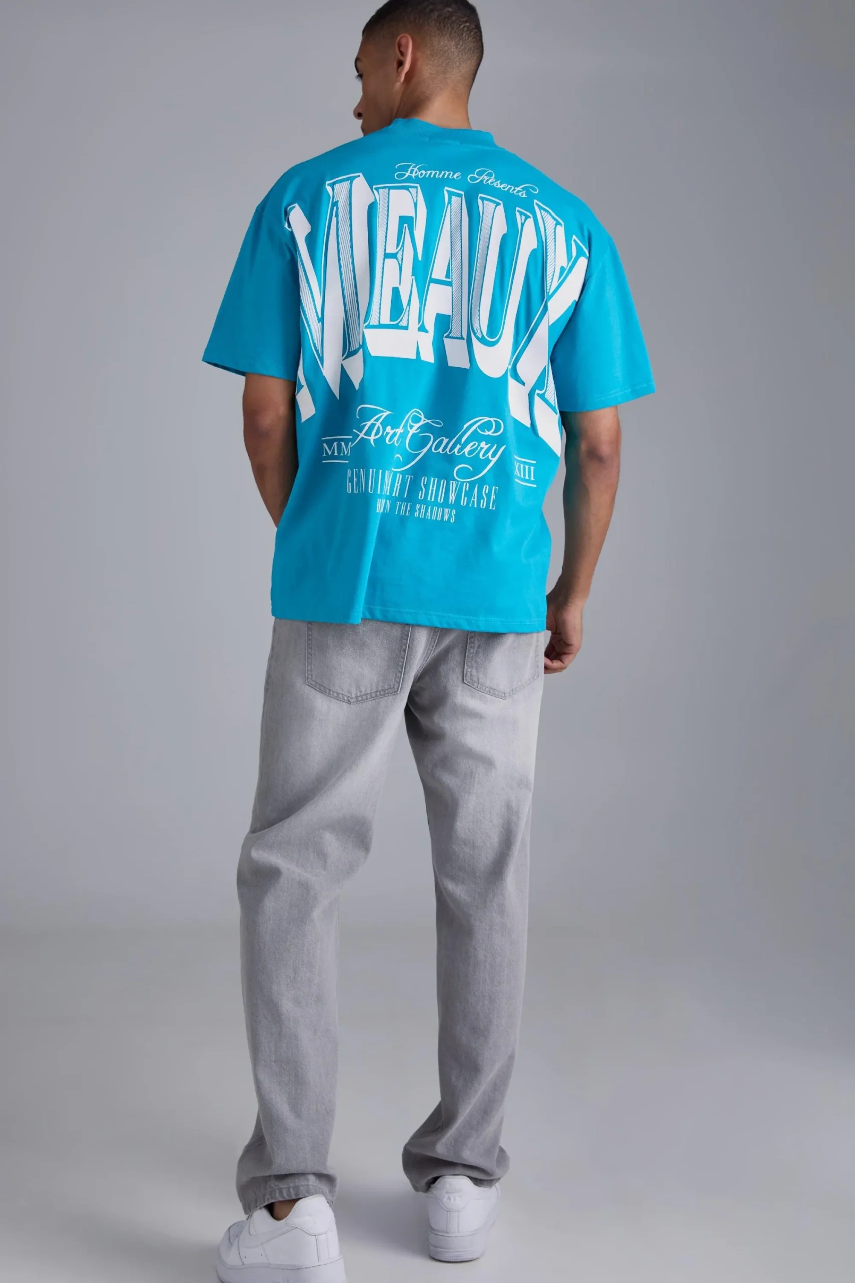 Oversized Heavyweight Extended Neck Meaux Graphic T-shirt | UK^boohooMAN Best