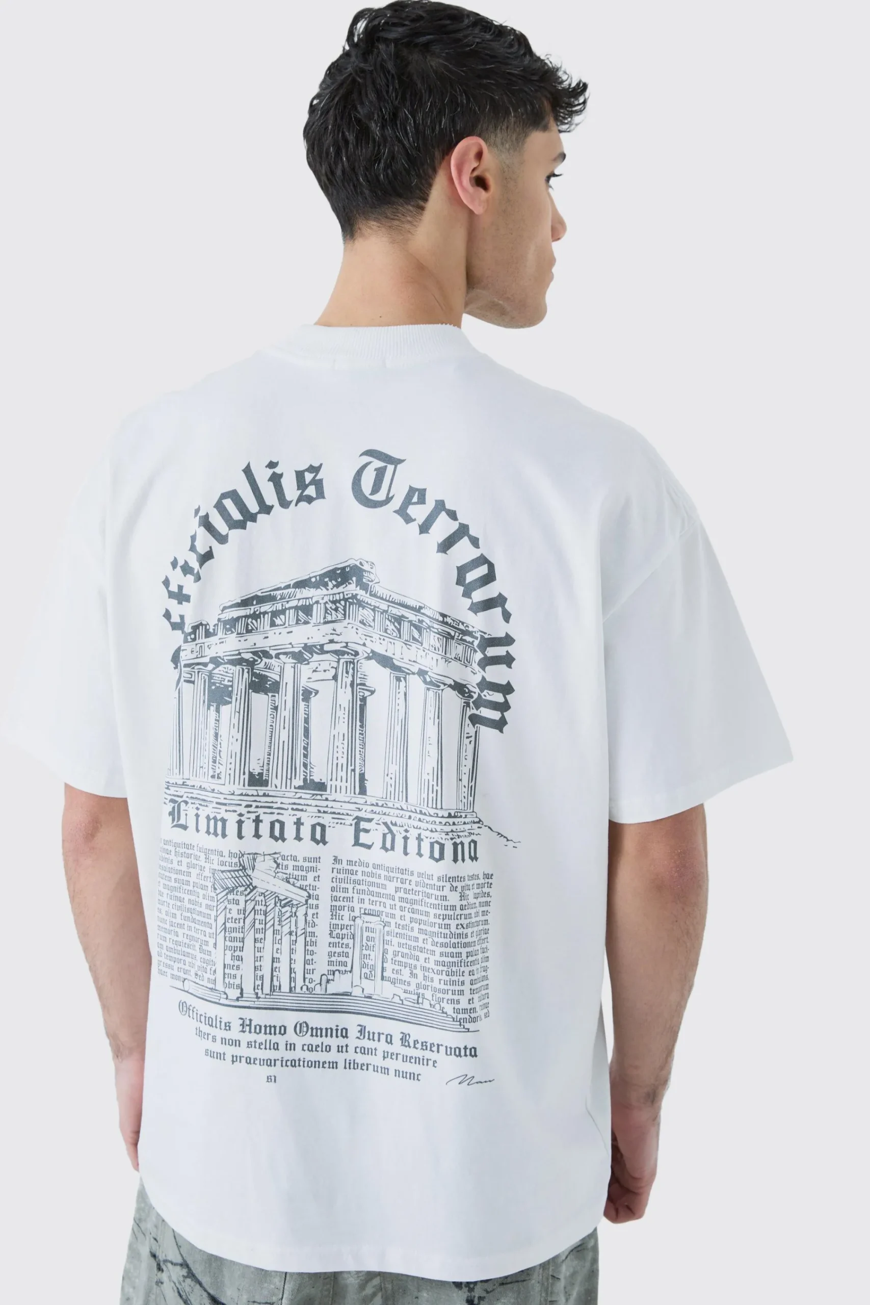 Oversized Heavyweight Gothic Text T-shirt | UK^boohooMAN Outlet
