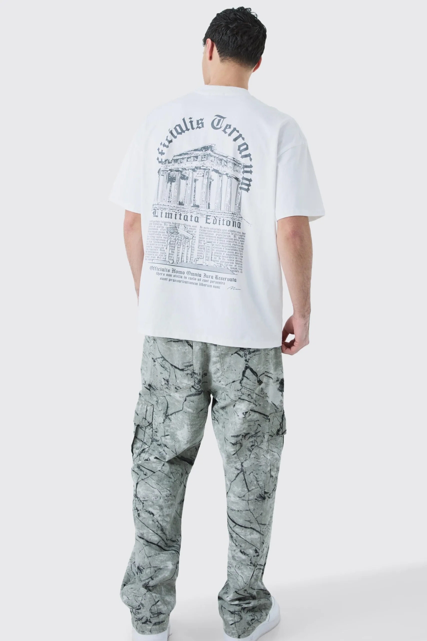 Oversized Heavyweight Gothic Text T-shirt | UK^boohooMAN Outlet