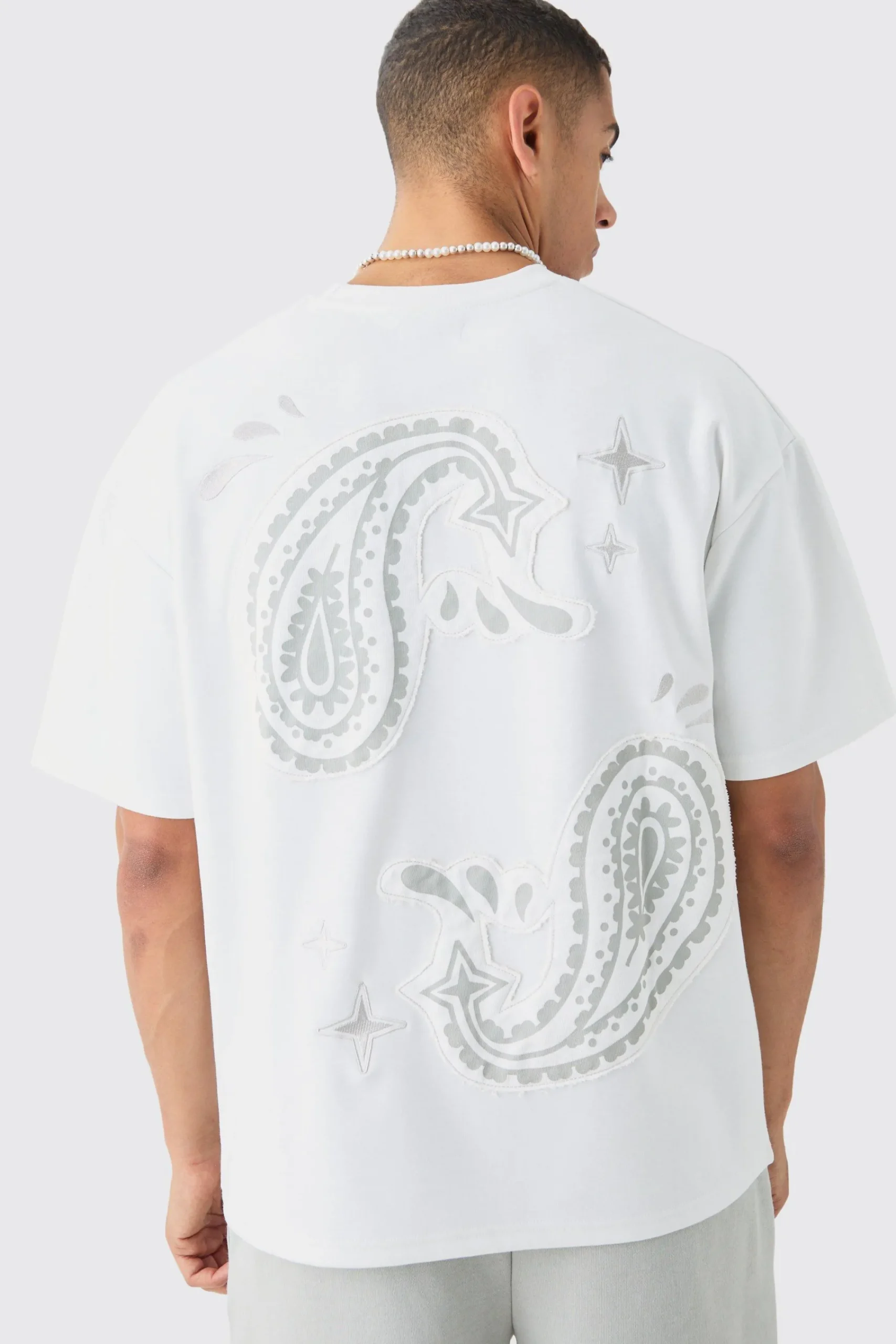 Oversized Heavyweight Paisley Applique T-shirt | UK^boohooMAN Online