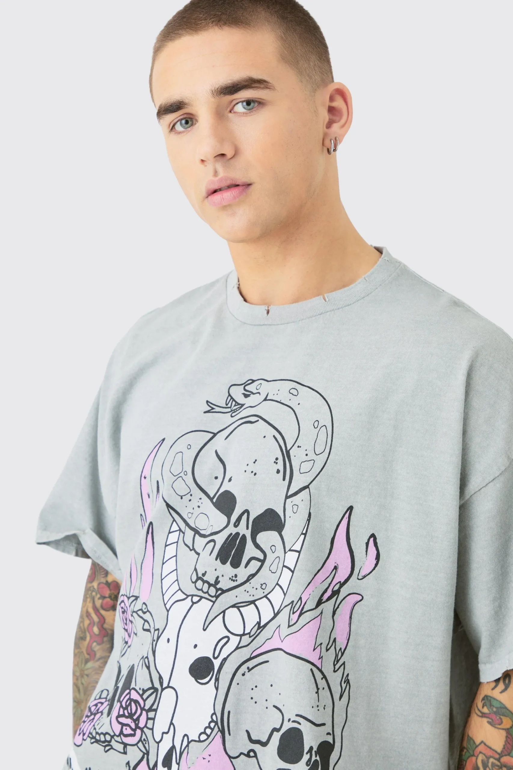 Oversized Heavyweight Skull Wash Graphic T-shirt | UK^boohooMAN Online