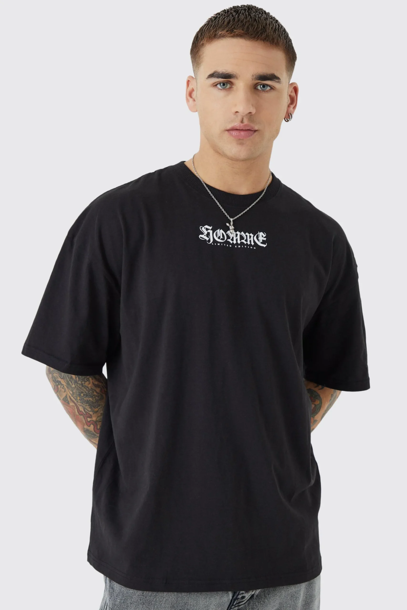 Oversized Homme Graphic T-shirt | UK^boohooMAN Online