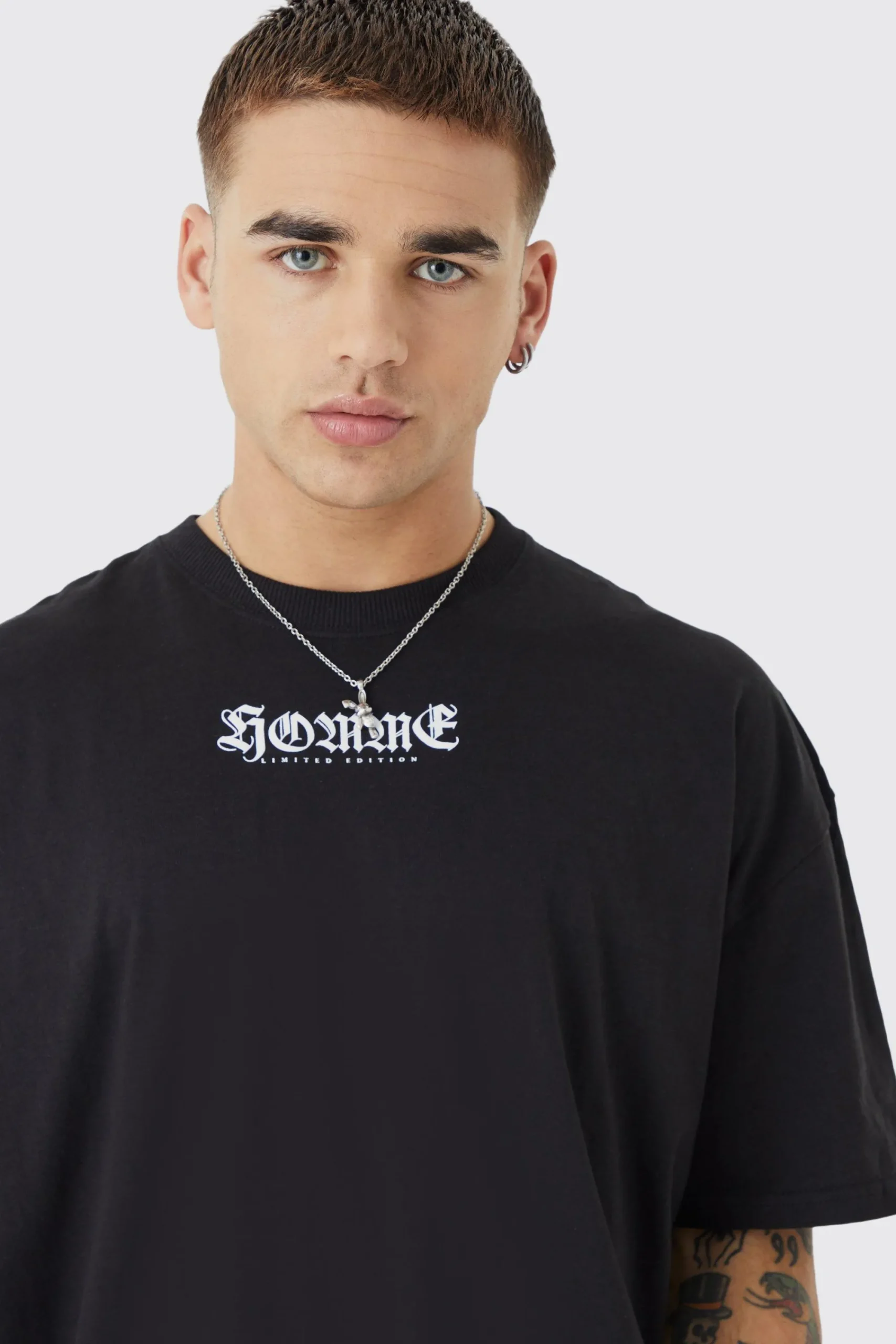 Oversized Homme Graphic T-shirt | UK^boohooMAN Online