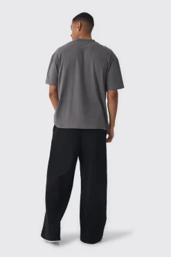 Oversized Limited Edition Heavyweight T-shirt | UK^boohooMAN Online