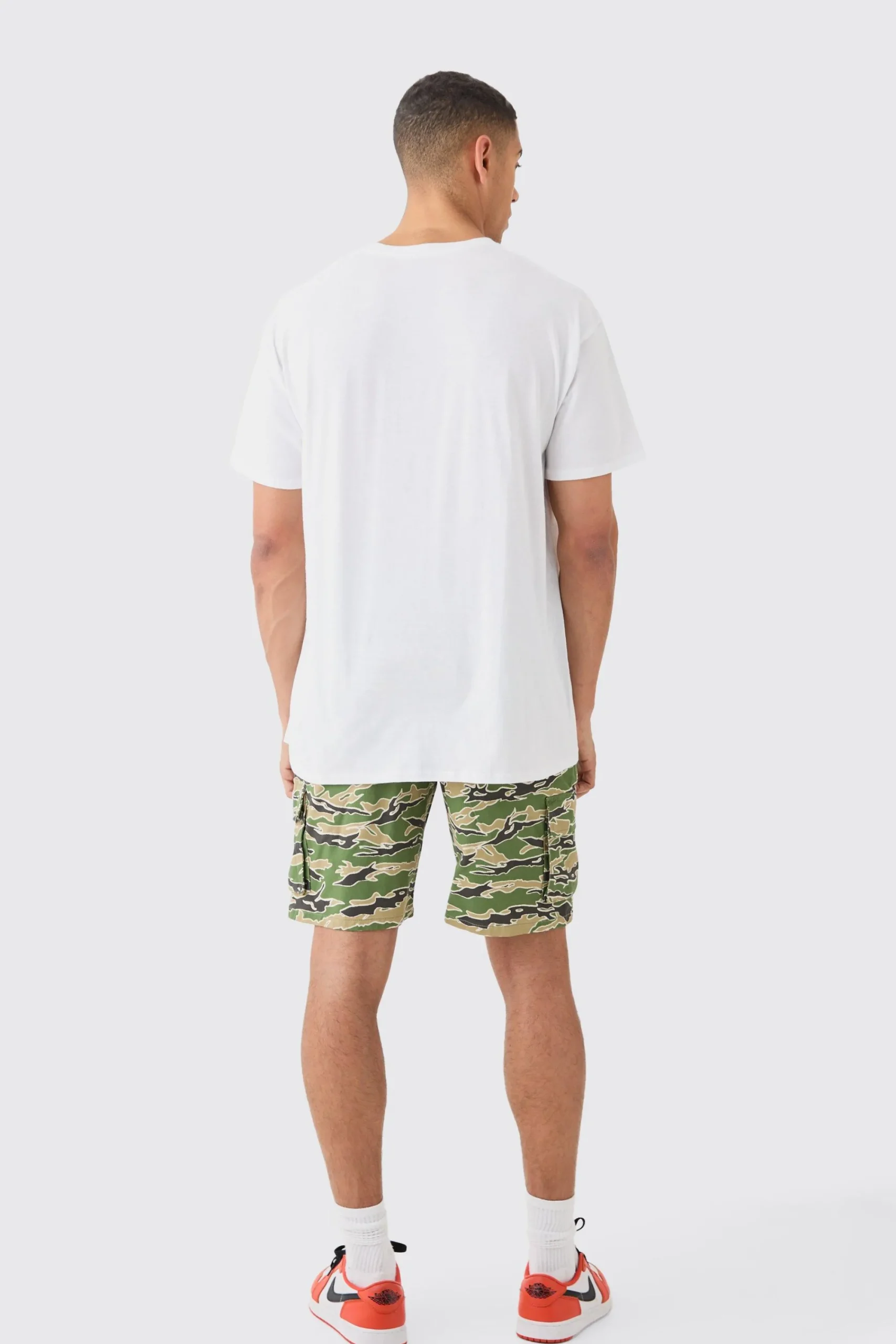 Oversized Naruto Anime License T-shirt | UK^boohooMAN New