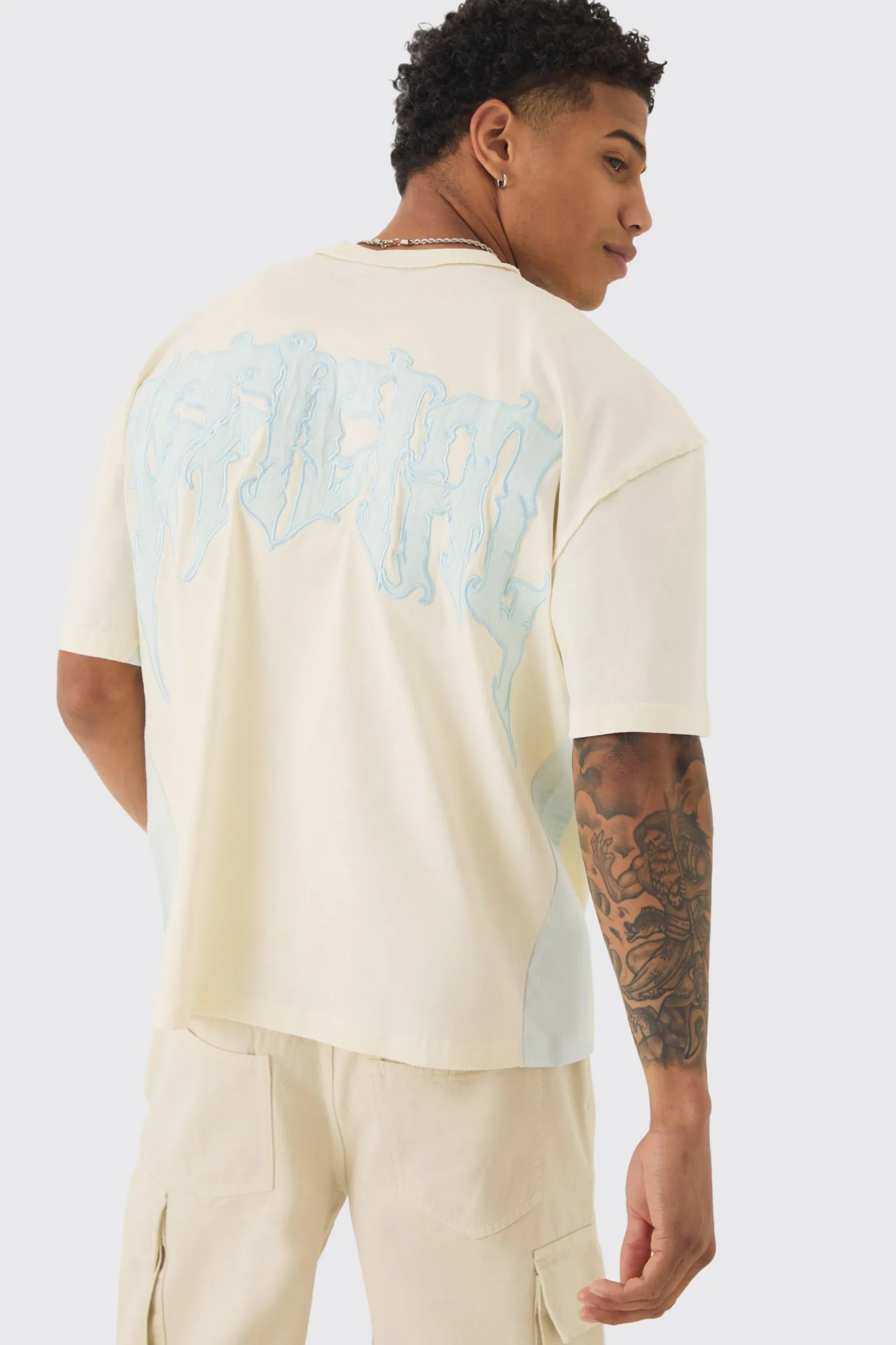 Oversized Official Applique Wash Heavyweight T-shirt | UK^boohooMAN Online