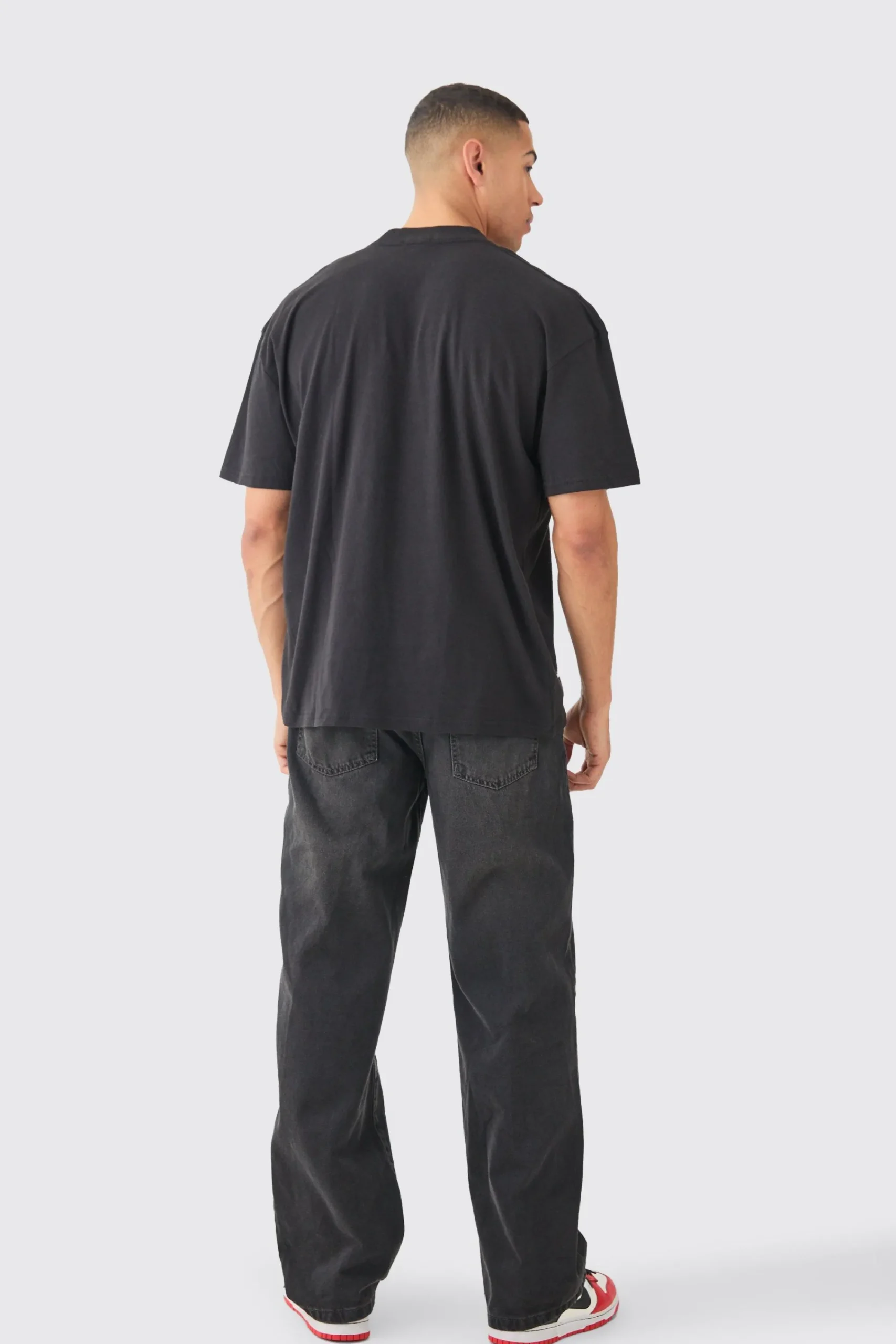 Oversized Official Over Seams Graphic T-shirt | UK^boohooMAN Online