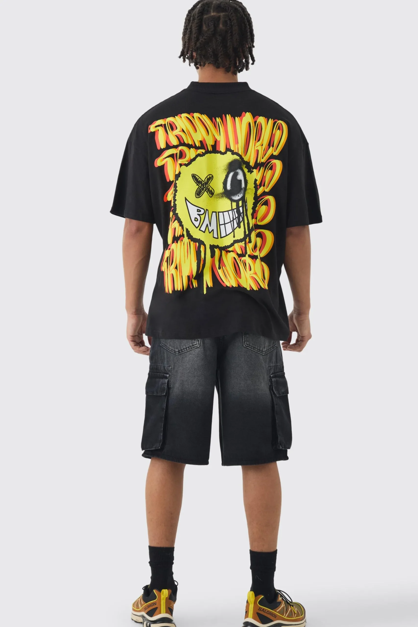 Oversized Trippy Smiley Face Graphic T-shirt | UK^boohooMAN