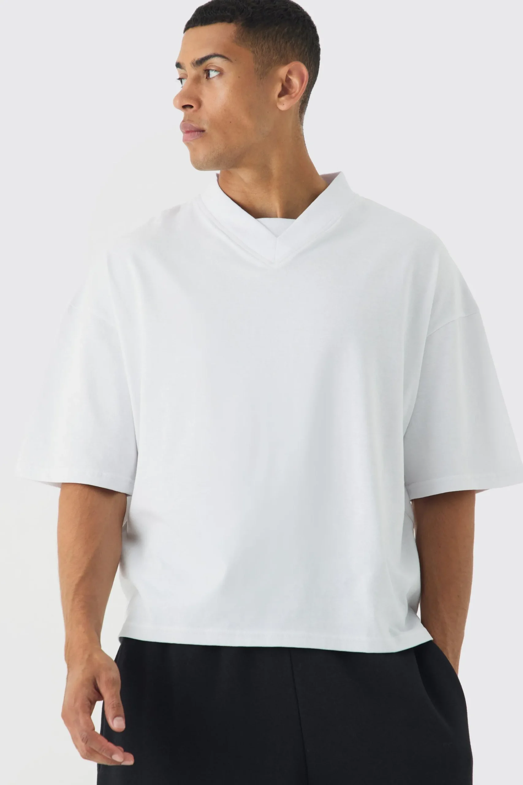 Oversized V Neck Dropped Shoulder Heavyweight Boxy T-shirt | UK^boohooMAN