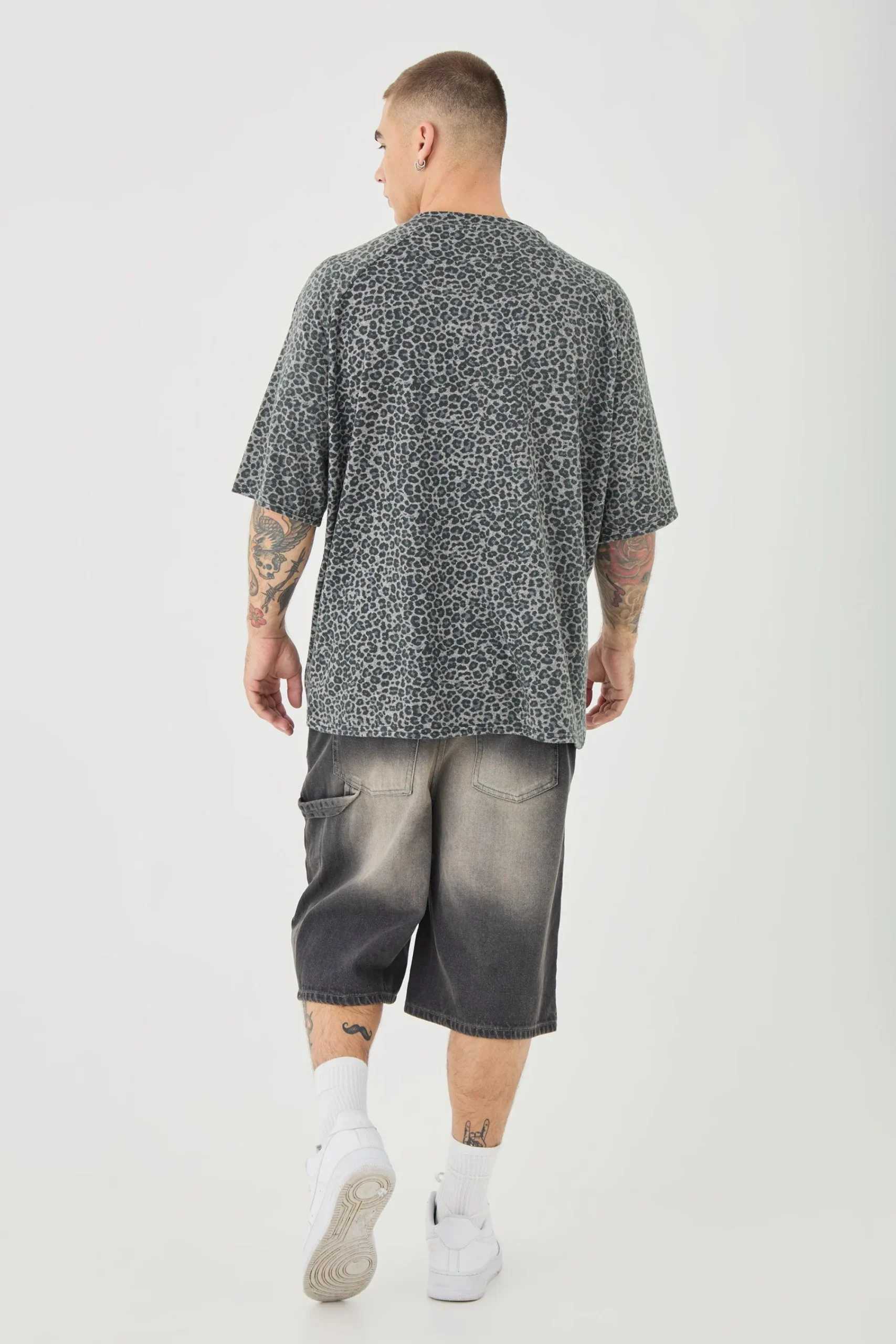 Oversized V Neck Leopard Print Raglan T-shirt | UK^boohooMAN Clearance