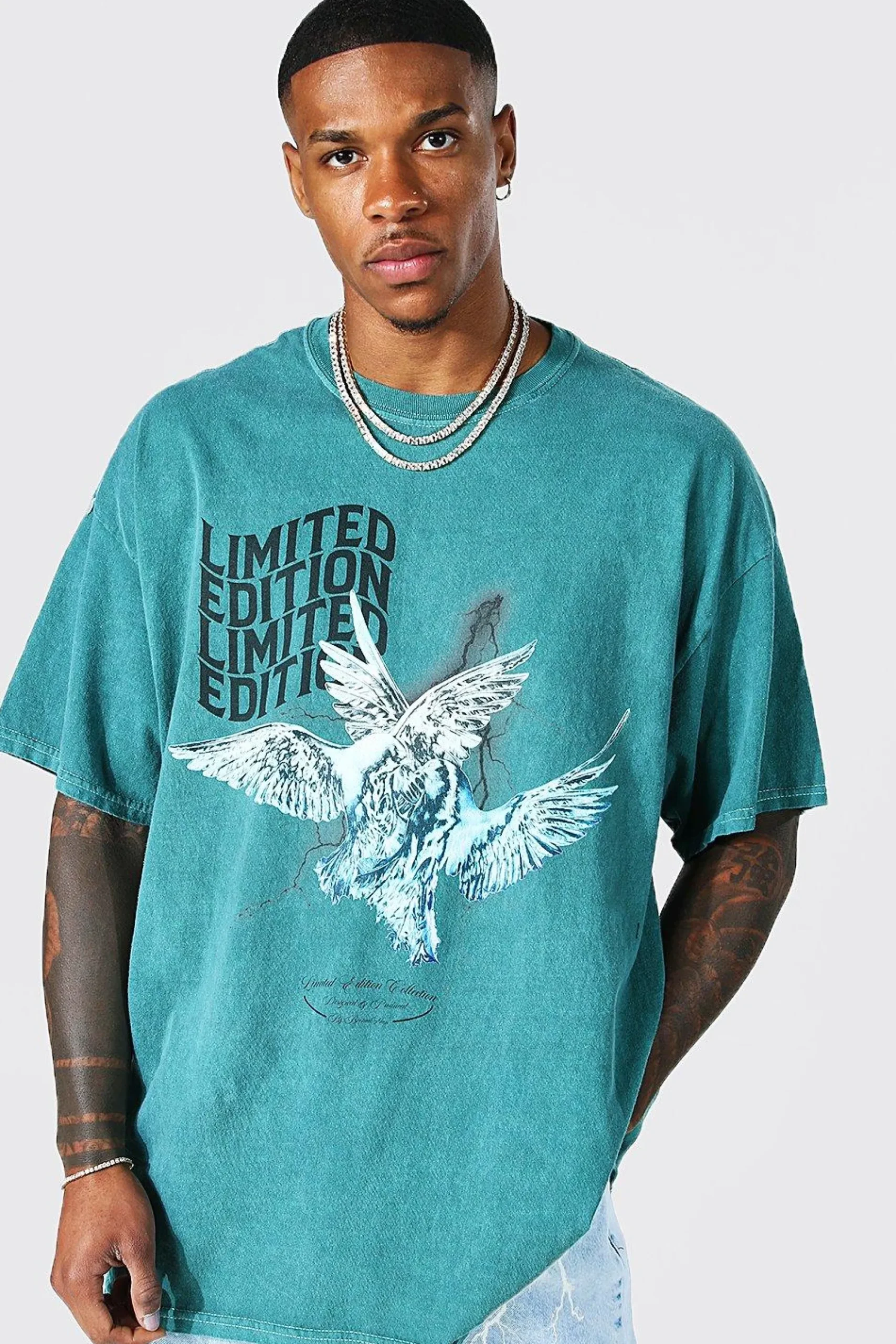 Oversized Washed Dove Graphic T-Shirt | UK^boohooMAN Outlet