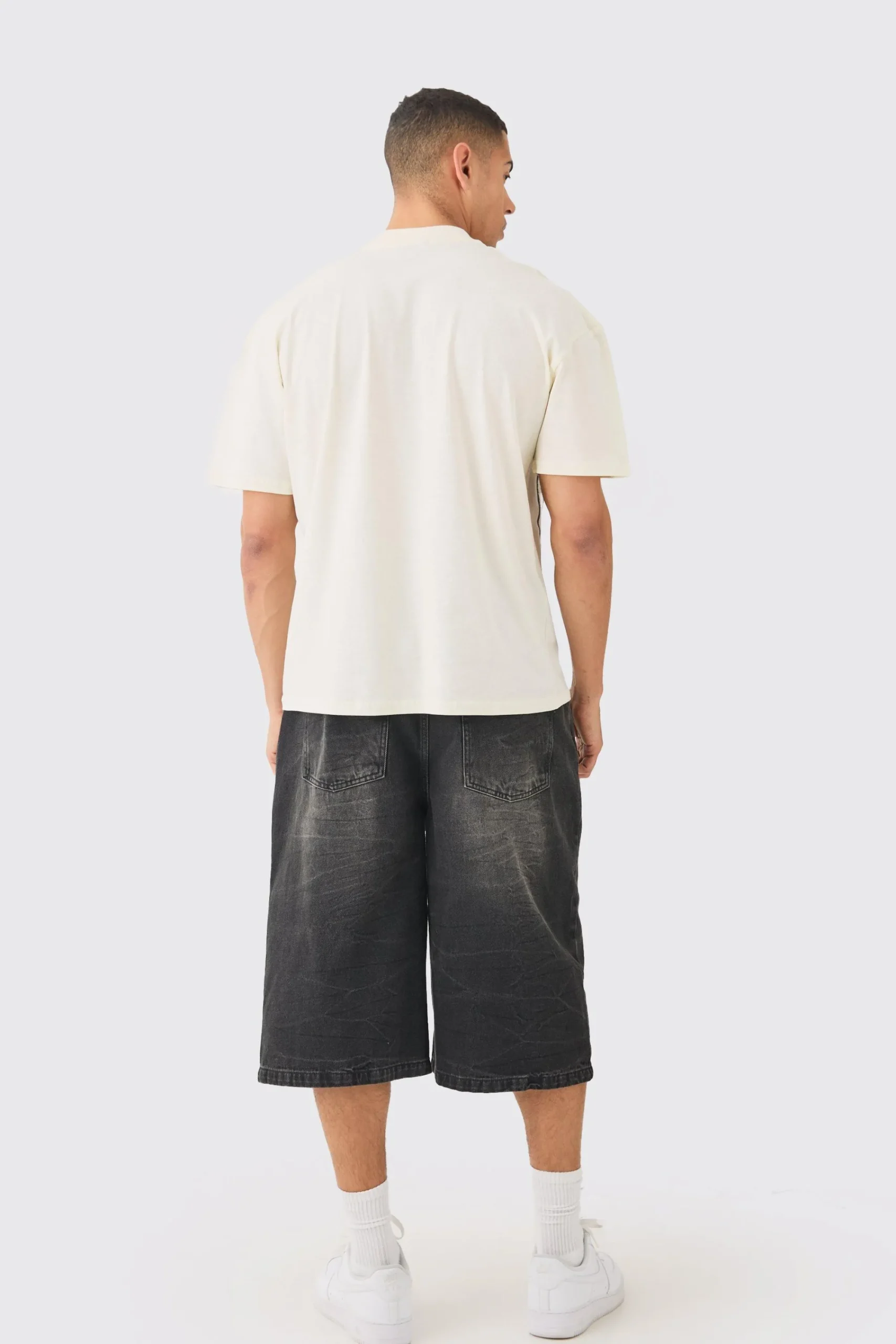 Oversized Washed Over Seams Official Graphic T-shirt | UK^boohooMAN