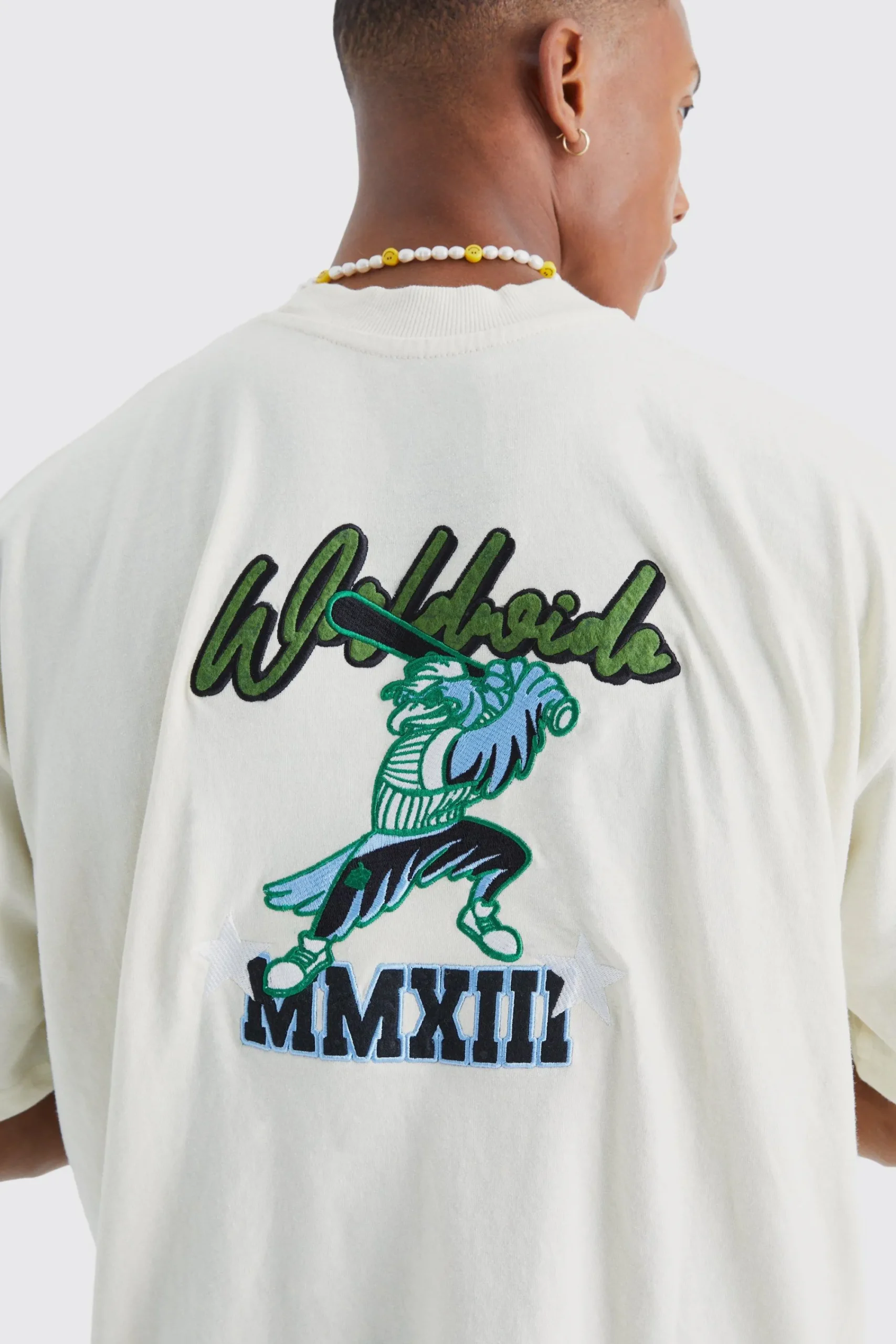 Oversized Worldwide Varsity Badge T-shirt | UK^boohooMAN Hot