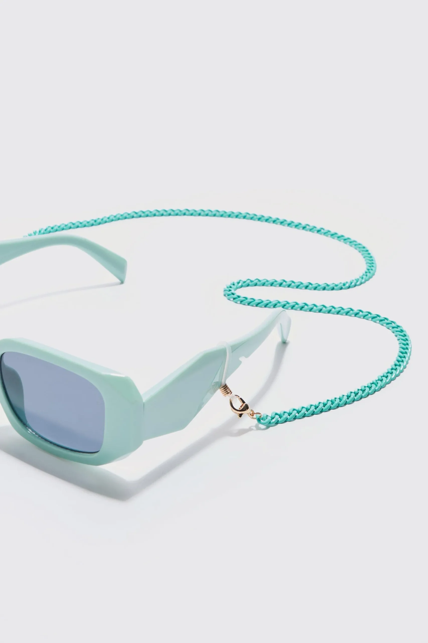 boohooMAN Plastic Matte Finish Sunglasses Chain In | UK| Sunglasses