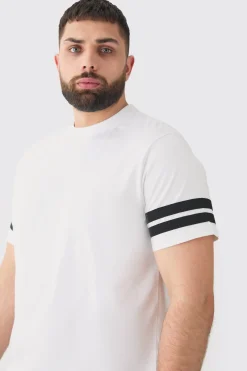 Plus Contrast Panel T-shirt | UK^boohooMAN Hot