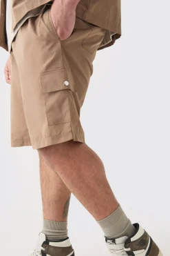 boohooMAN Plus Elasticated Waist Relaxed Nylon Man Cargo Short | UK| Shorts